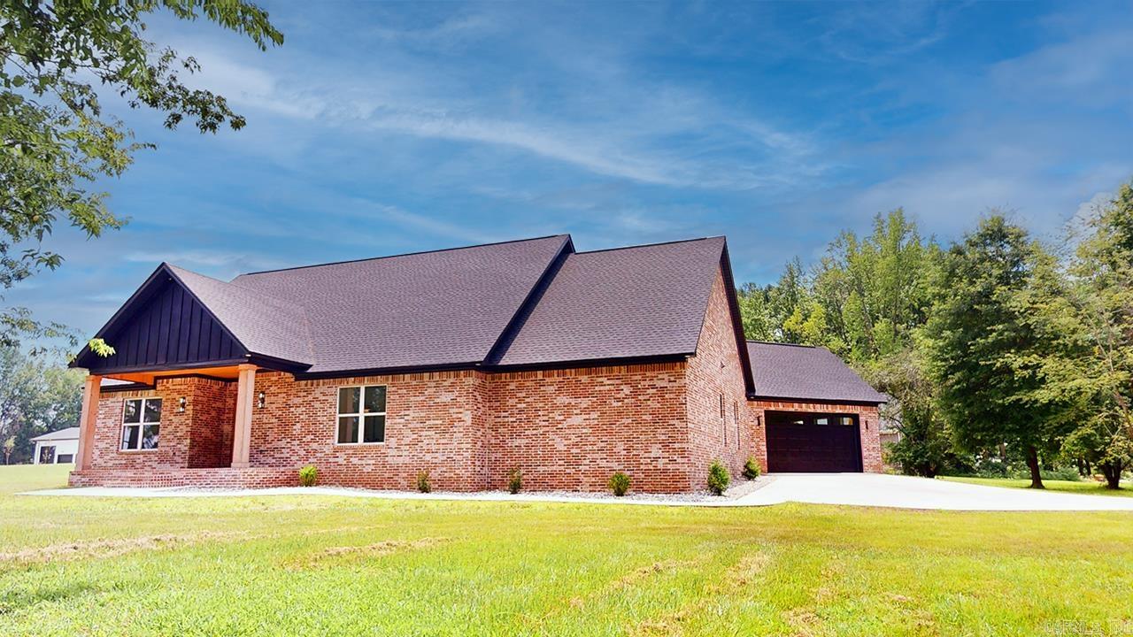 270 Arrowhead  Greenbrier, AR