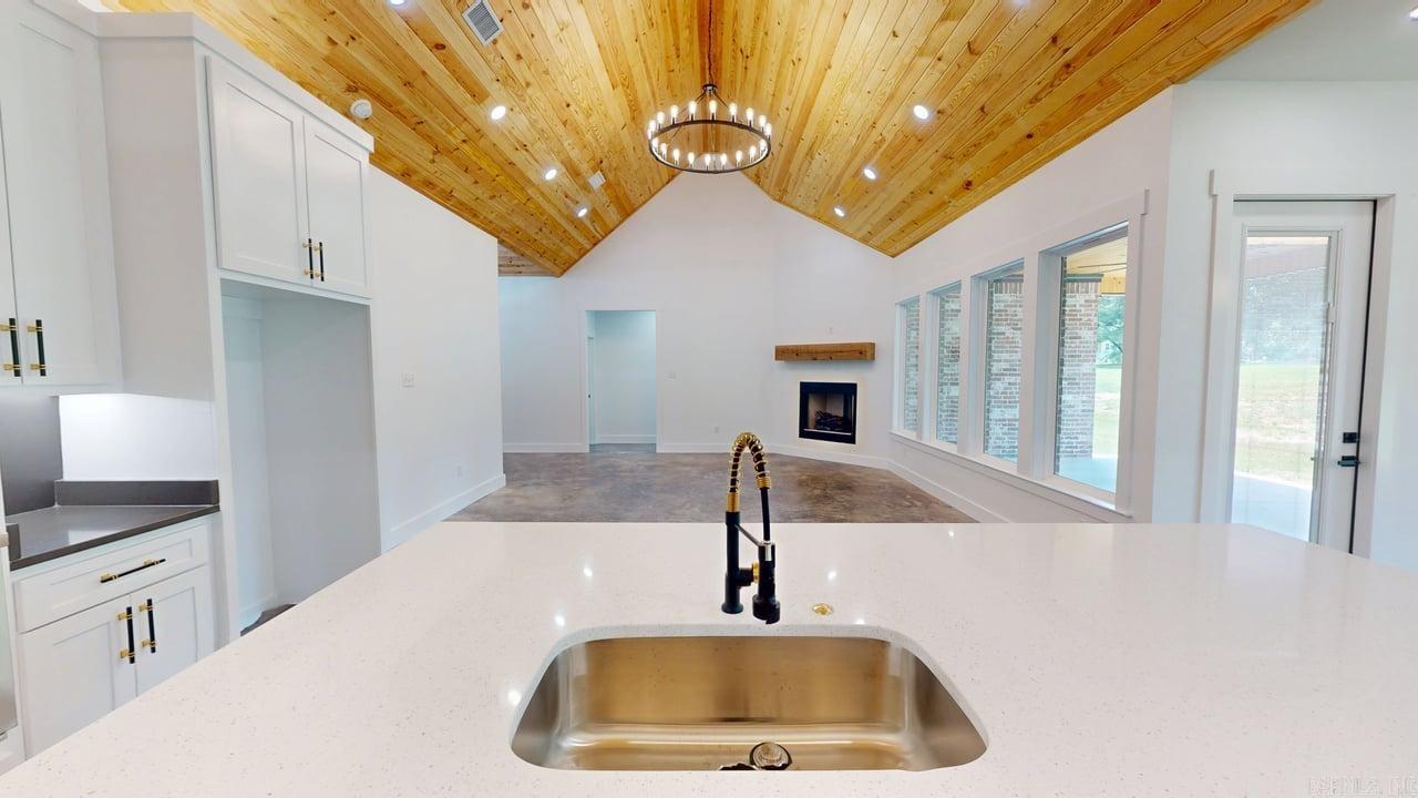 270 Arrowhead  Greenbrier, AR