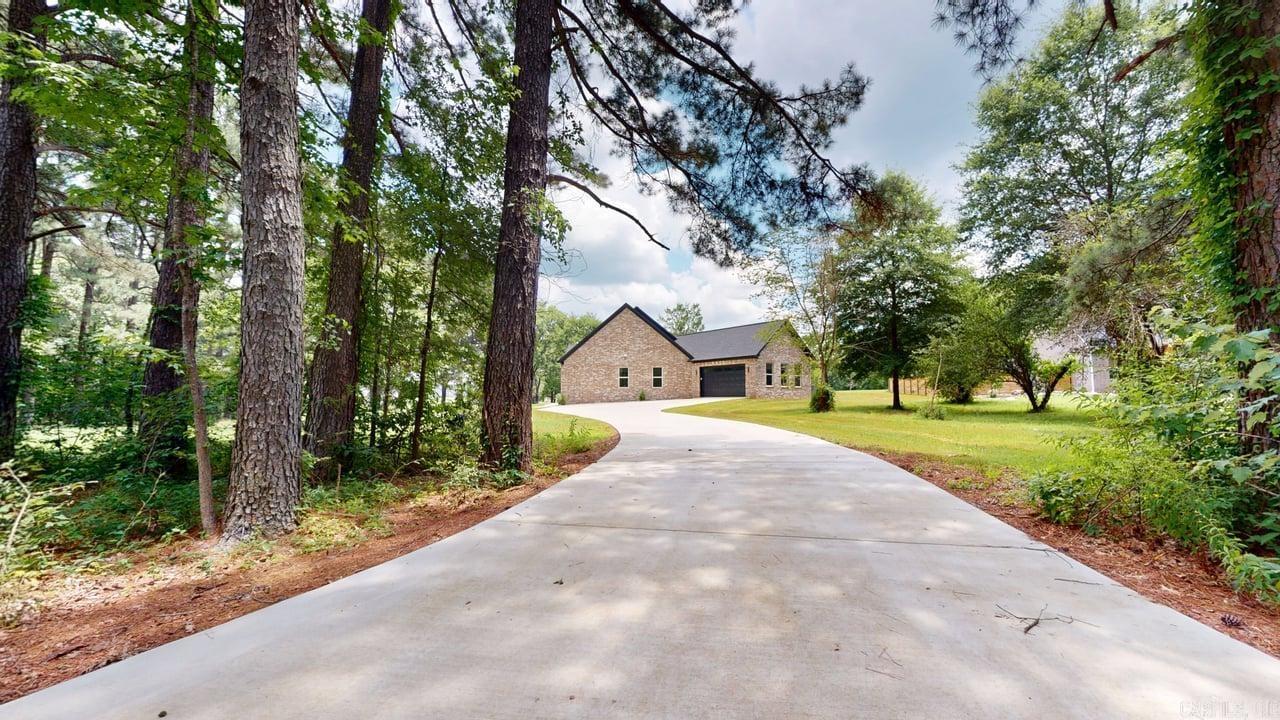 270 Arrowhead  Greenbrier, AR