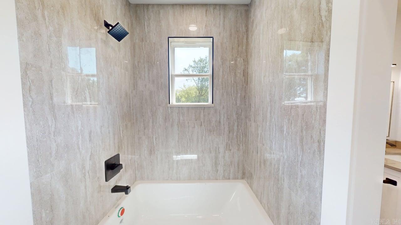 270 Arrowhead  Greenbrier, AR