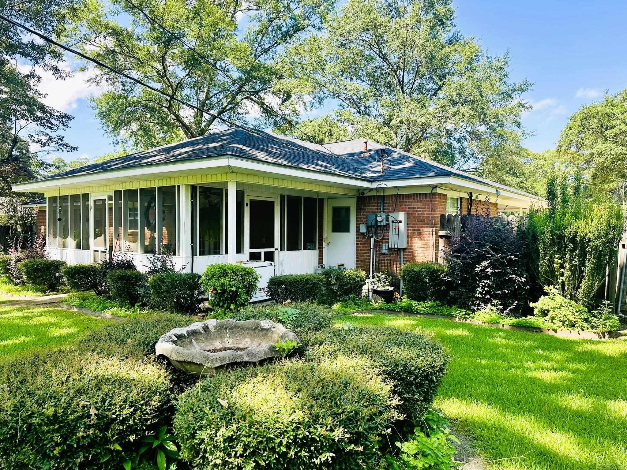 1205 Hickory St  Crossett, AR
