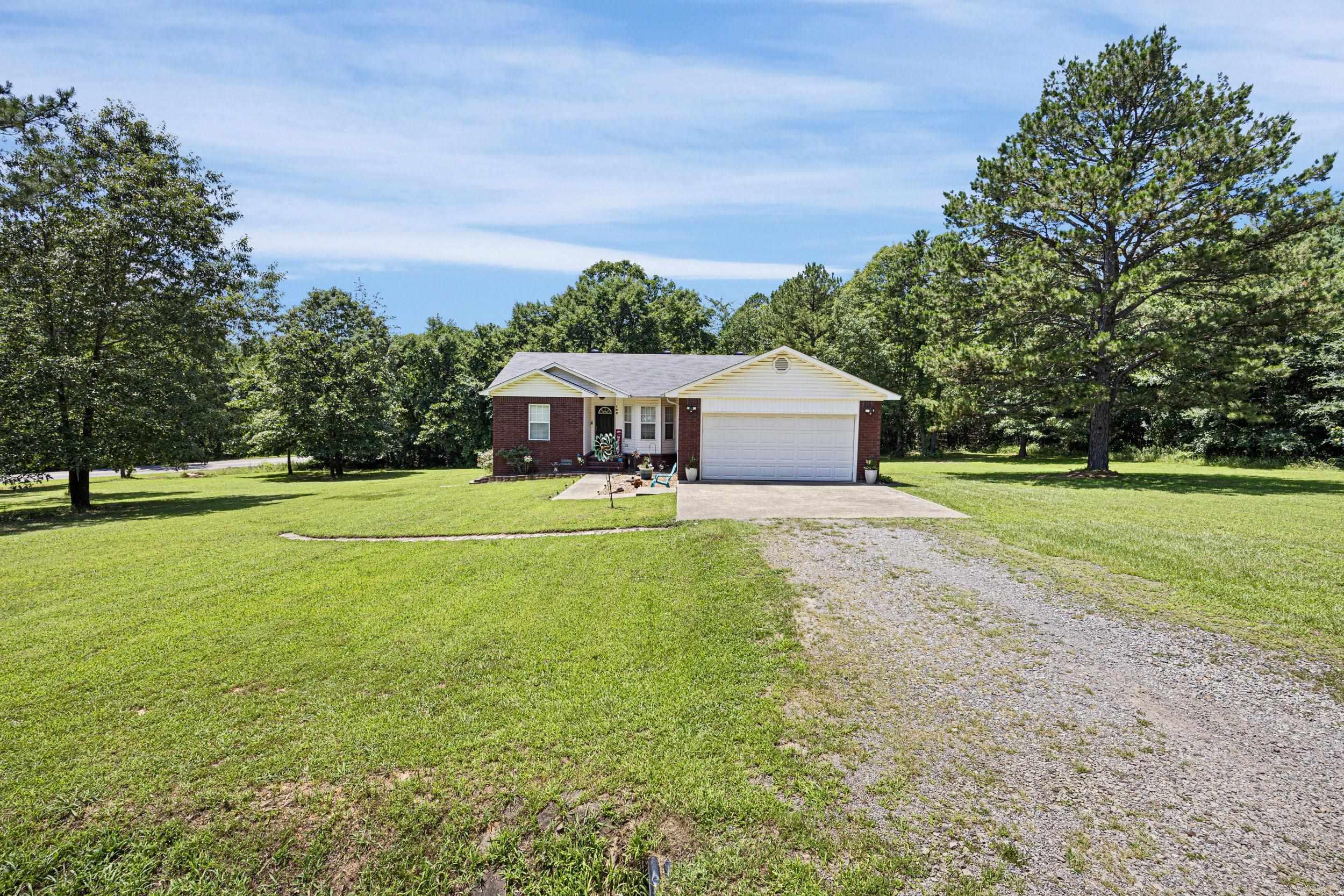 109 Topeka  Russellville, AR