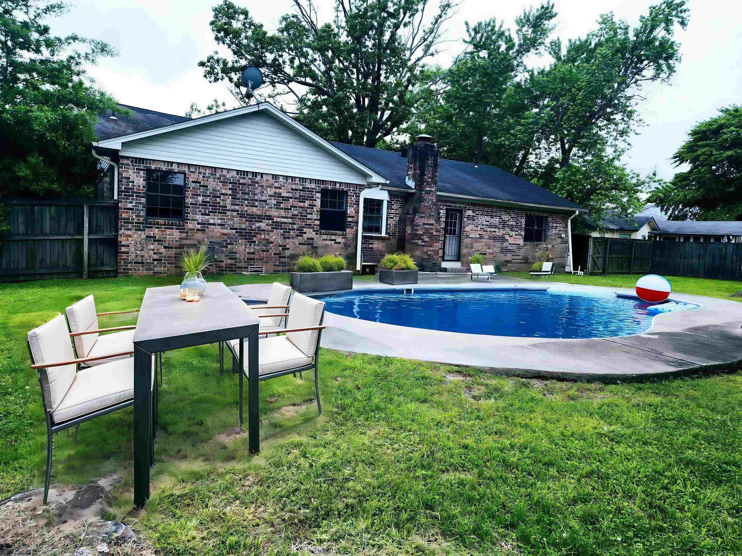 7000 Northlake  Jacksonville, AR