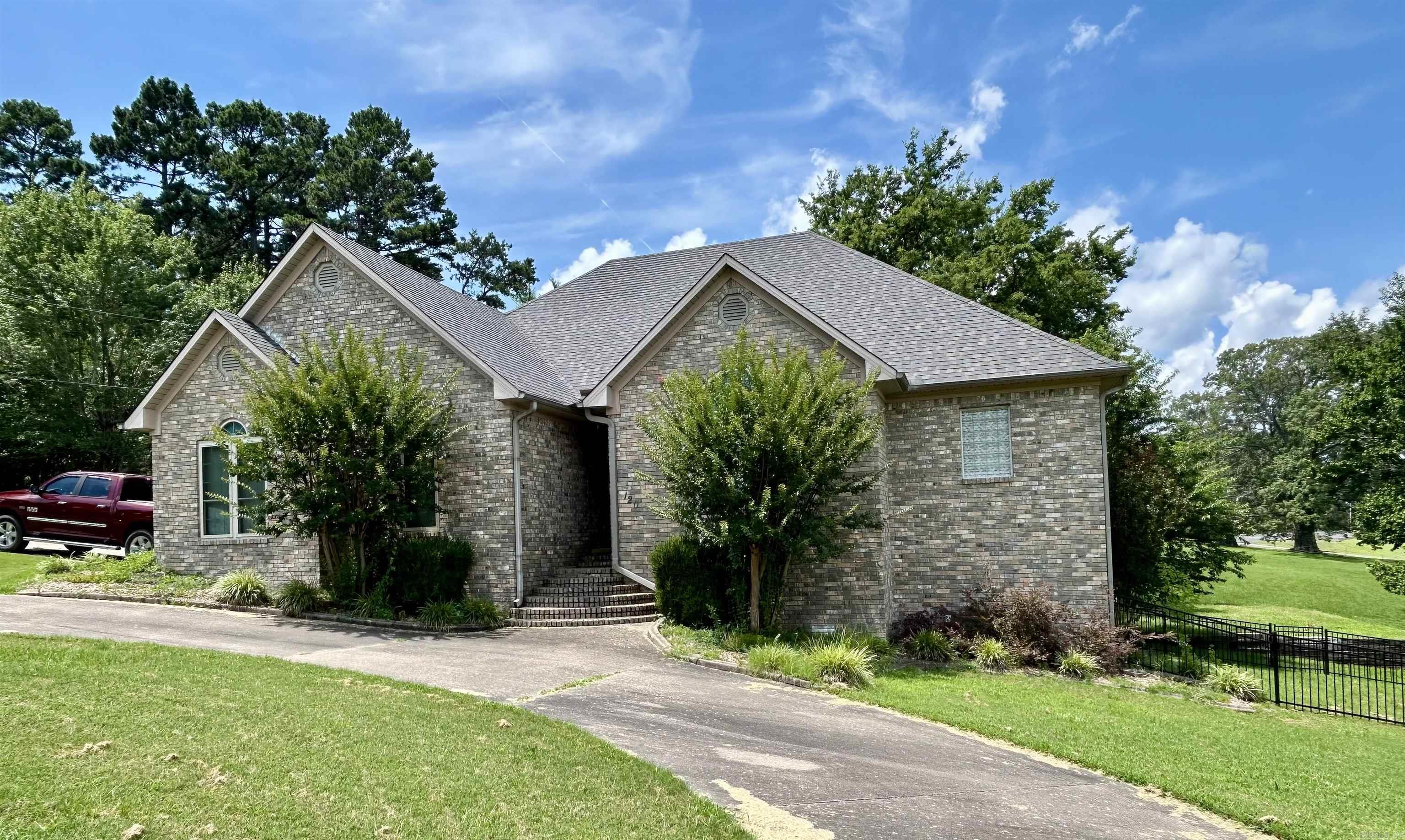 1201 Carruthers Hill  Morrilton, AR