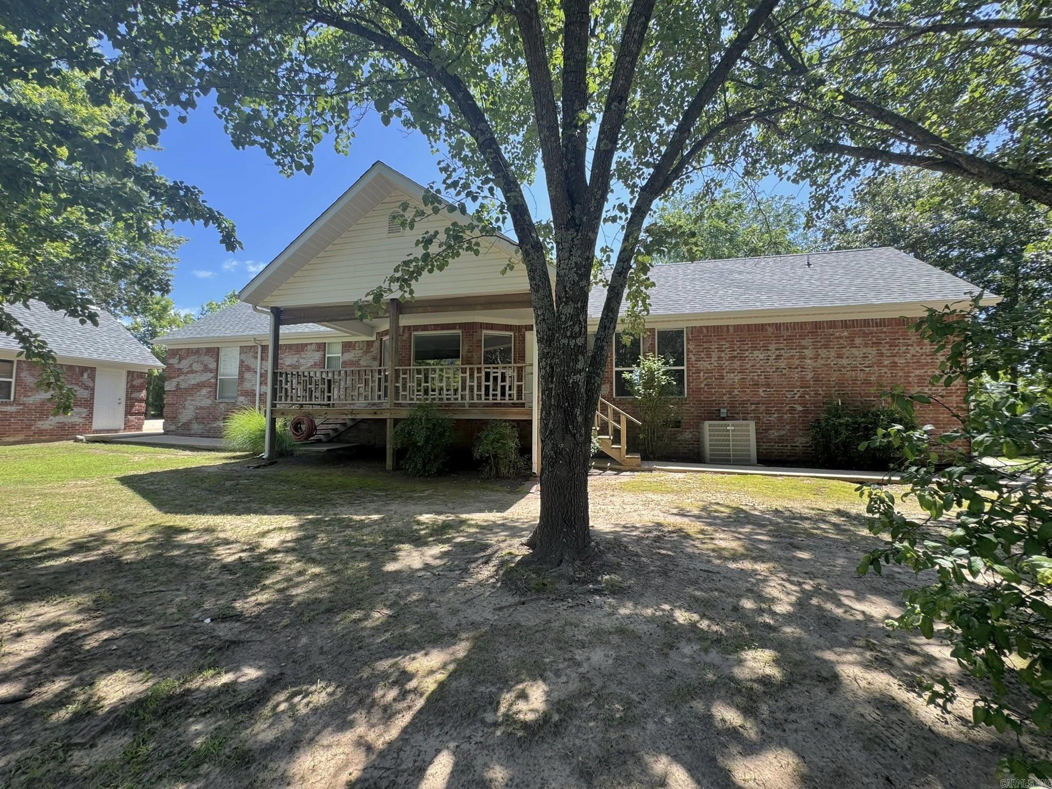 101 S Bayou  Mountain View, AR