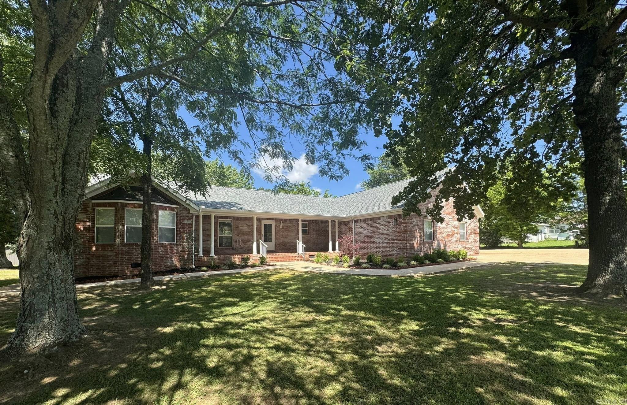 101 S Bayou  Mountain View, AR