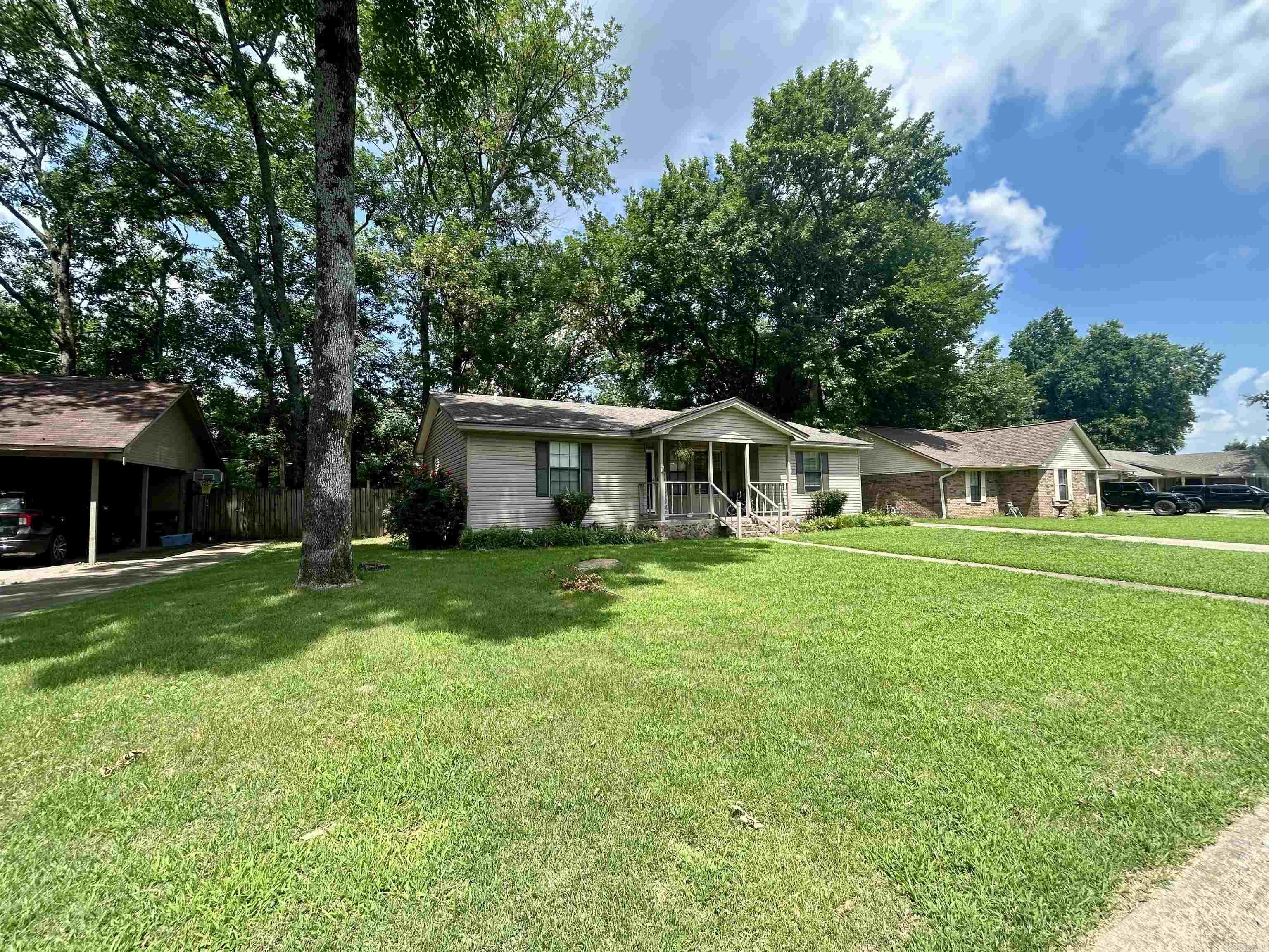 72 Sherwood  Searcy, AR