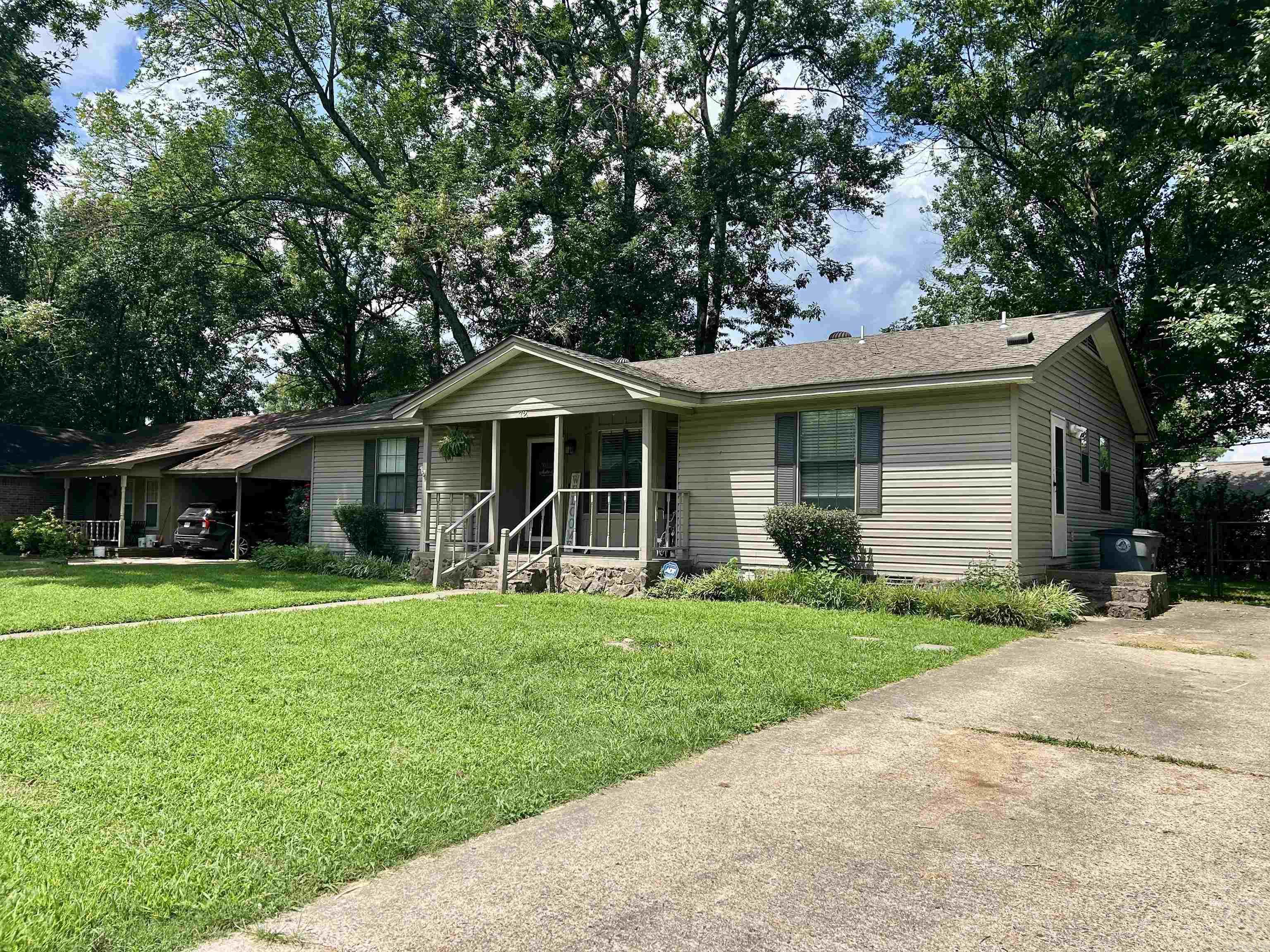 72 Sherwood  Searcy, AR