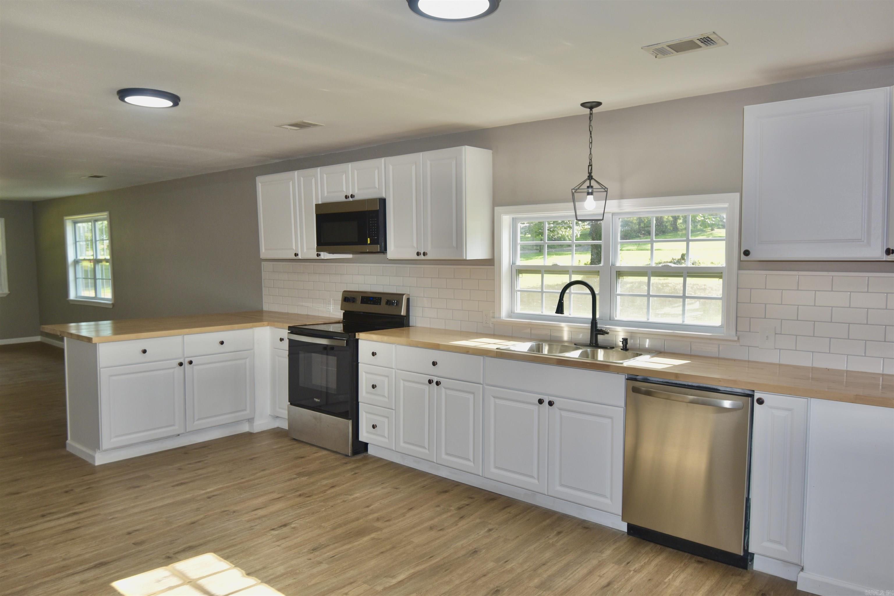 226 Wine Dot  Malvern, AR