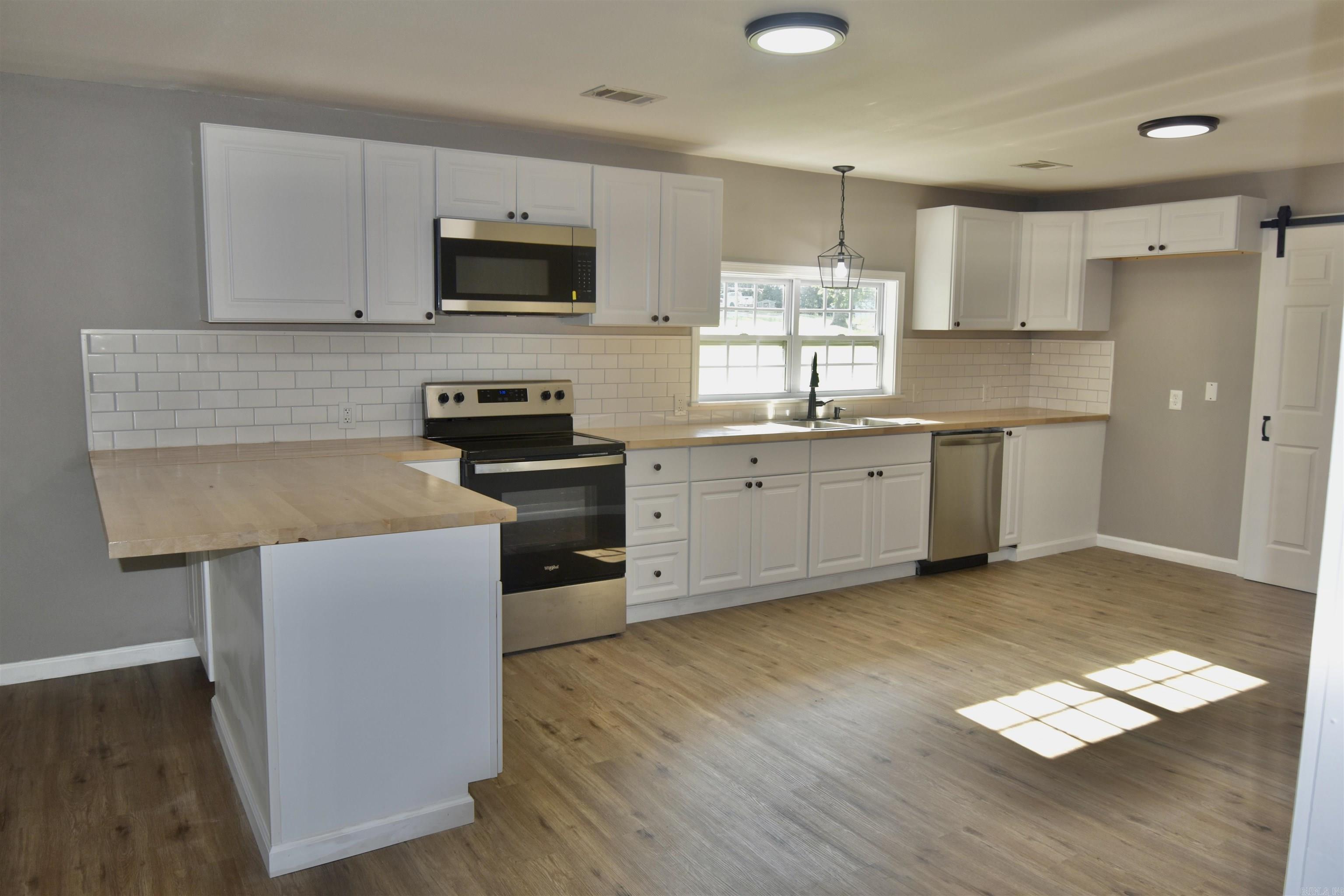 226 Wine Dot  Malvern, AR