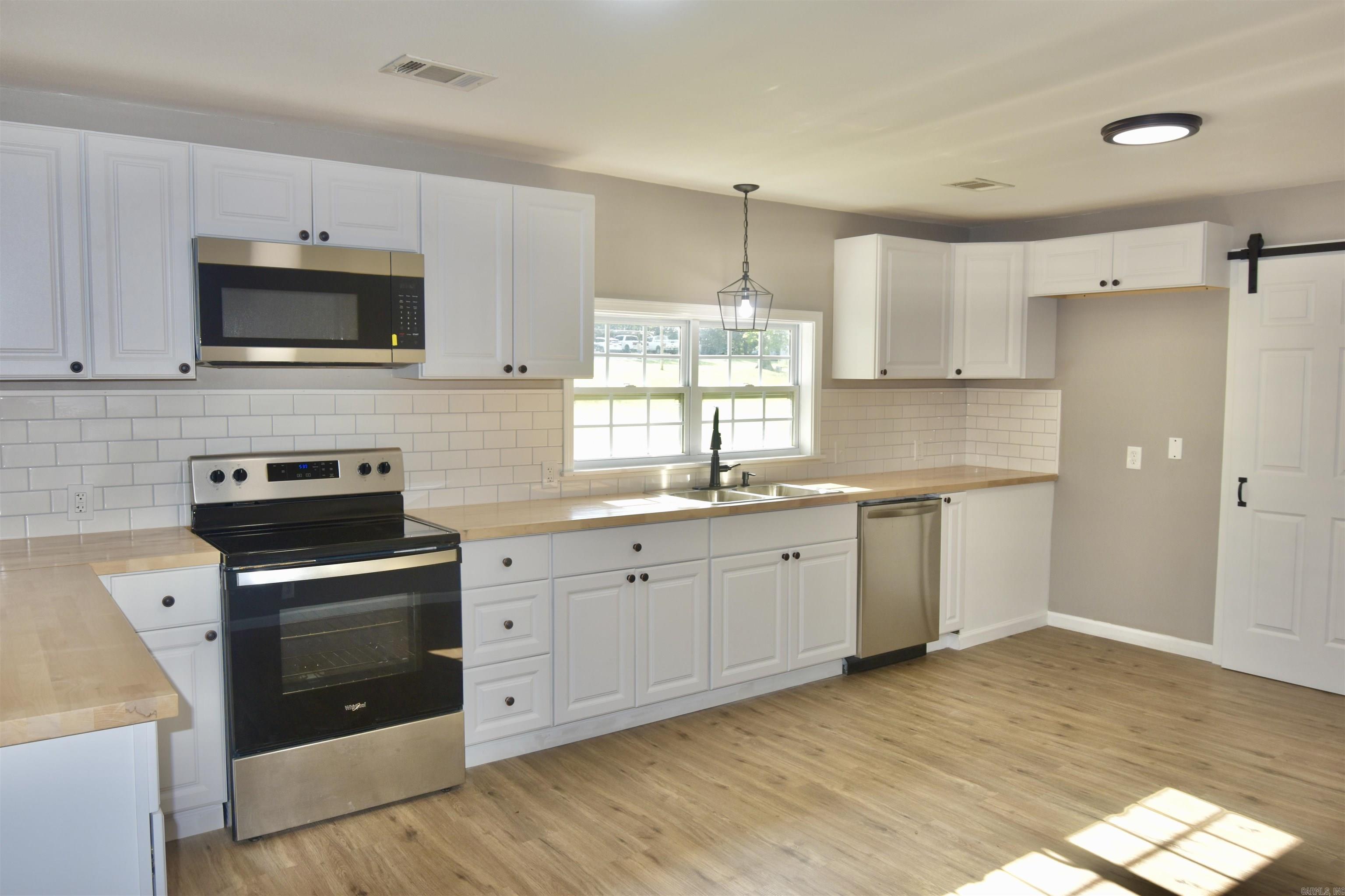 226 Wine Dot  Malvern, AR