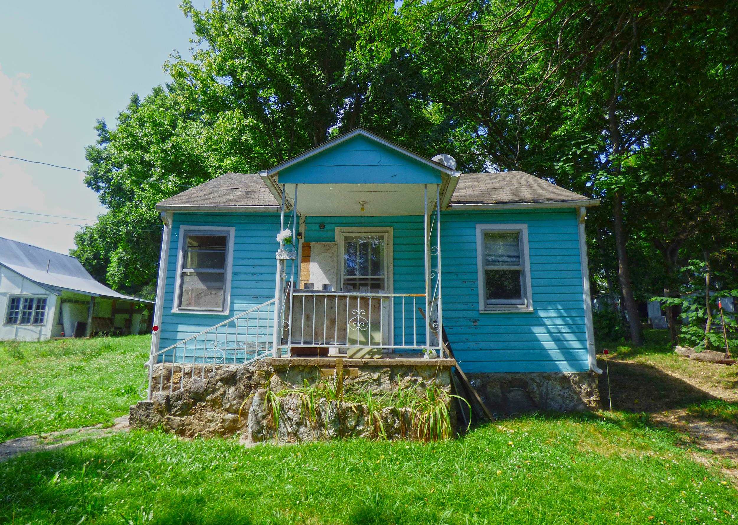 102 E Second  Hardy, AR