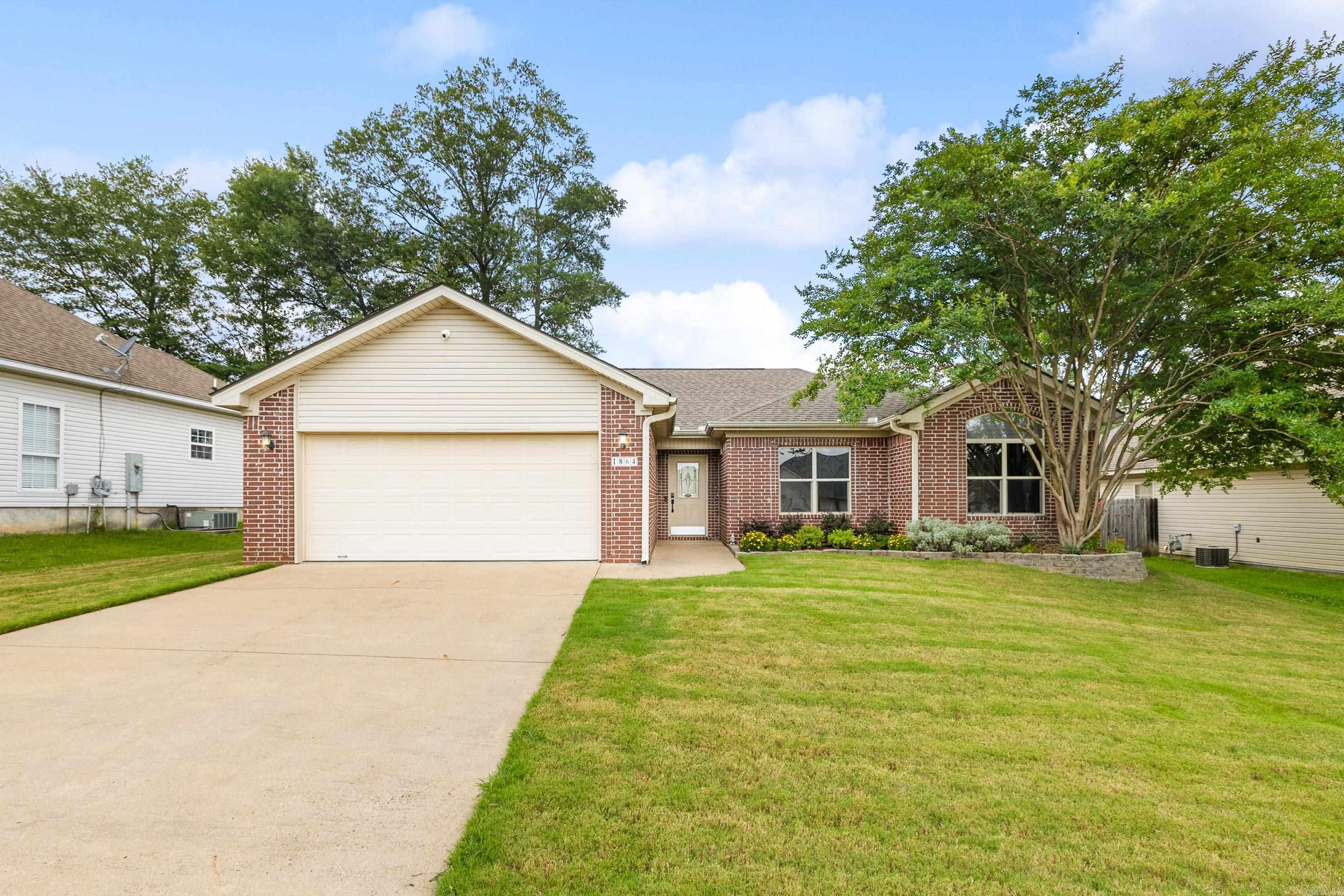 1864 Falcon Way Benton, AR 72015