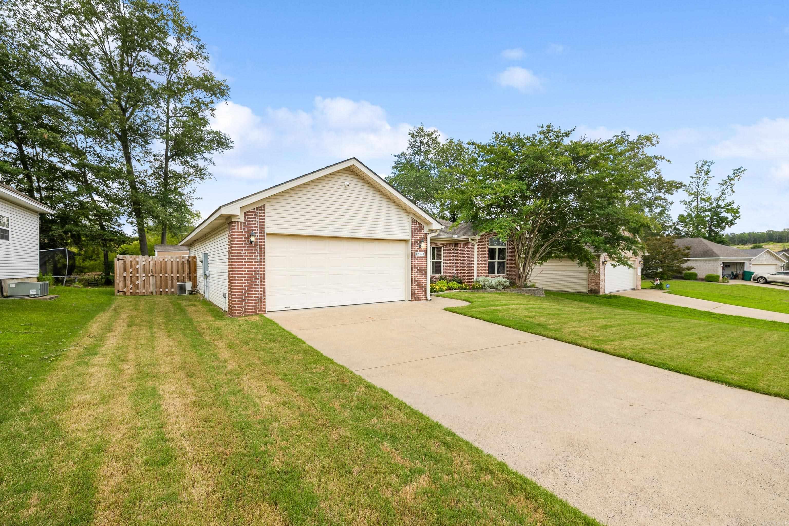 1864 Falcon Way Benton, AR 72015