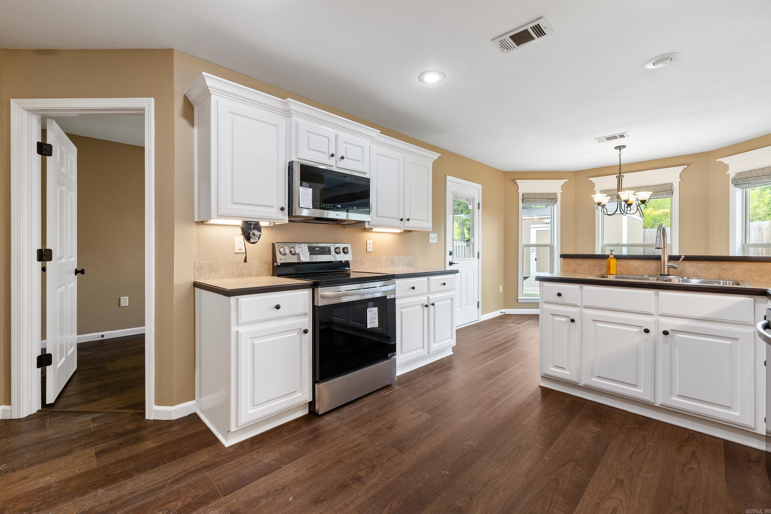 1864 Falcon Way Benton, AR 72015