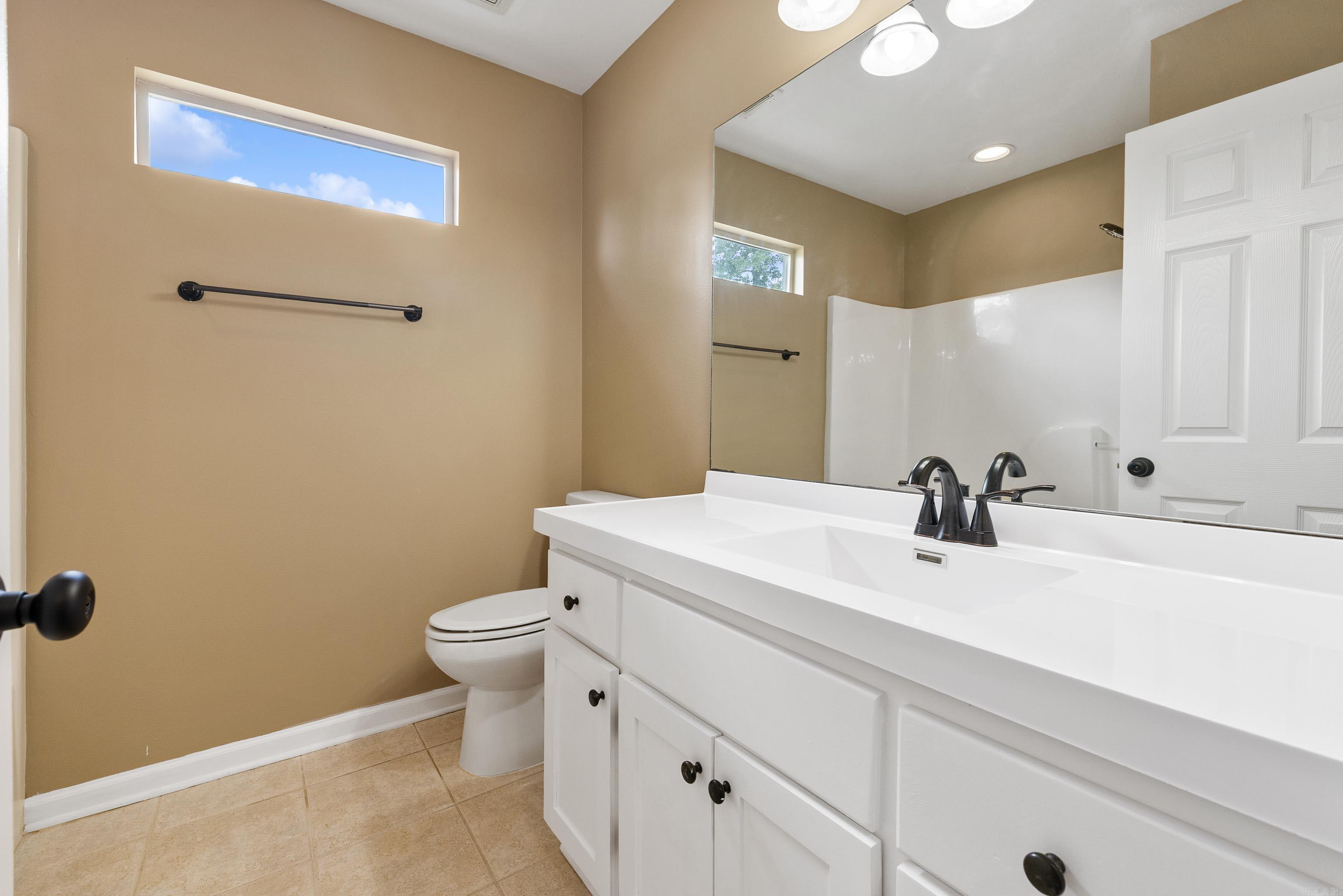 1864 Falcon Way Benton, AR 72015