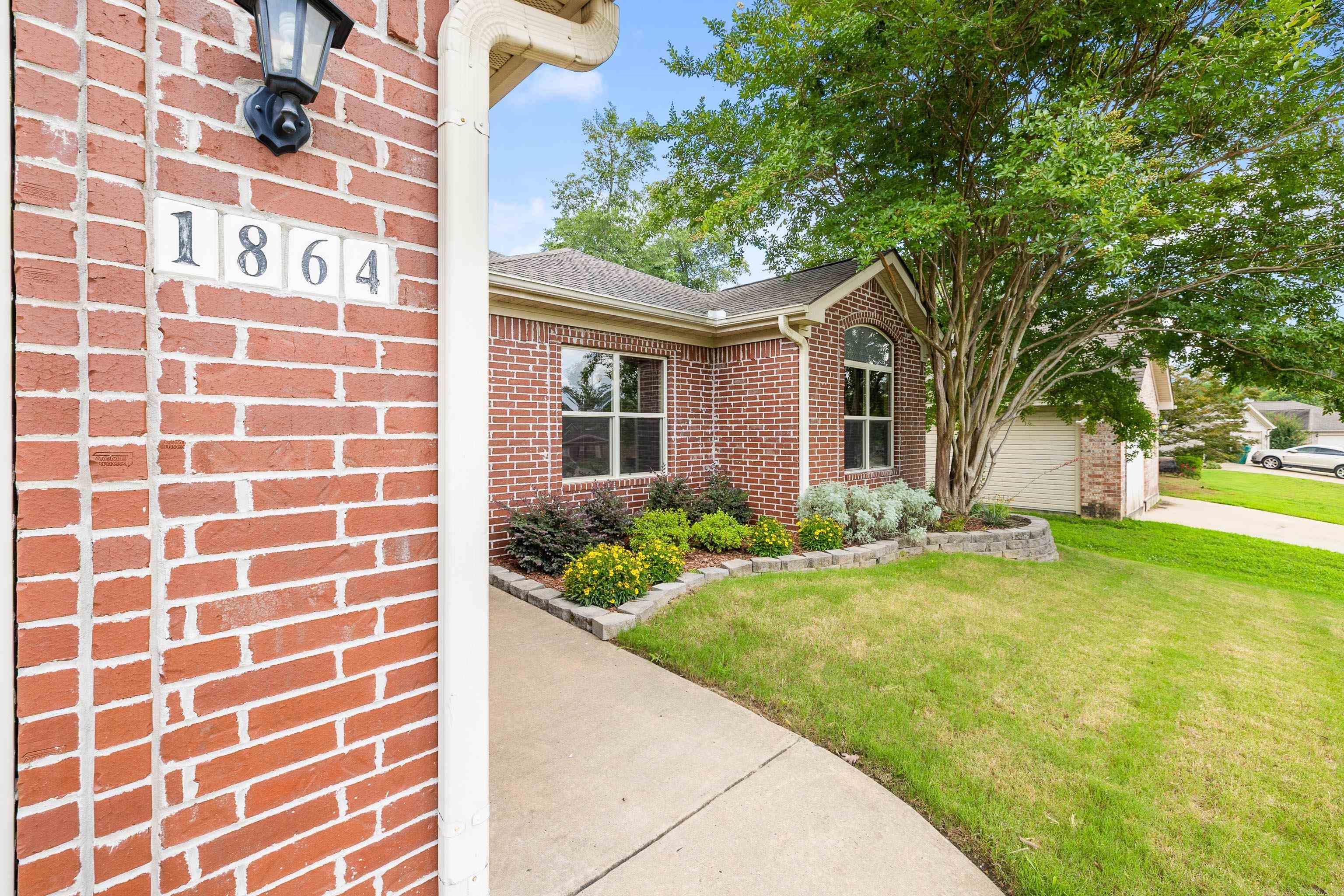 1864 Falcon Way Benton, AR 72015