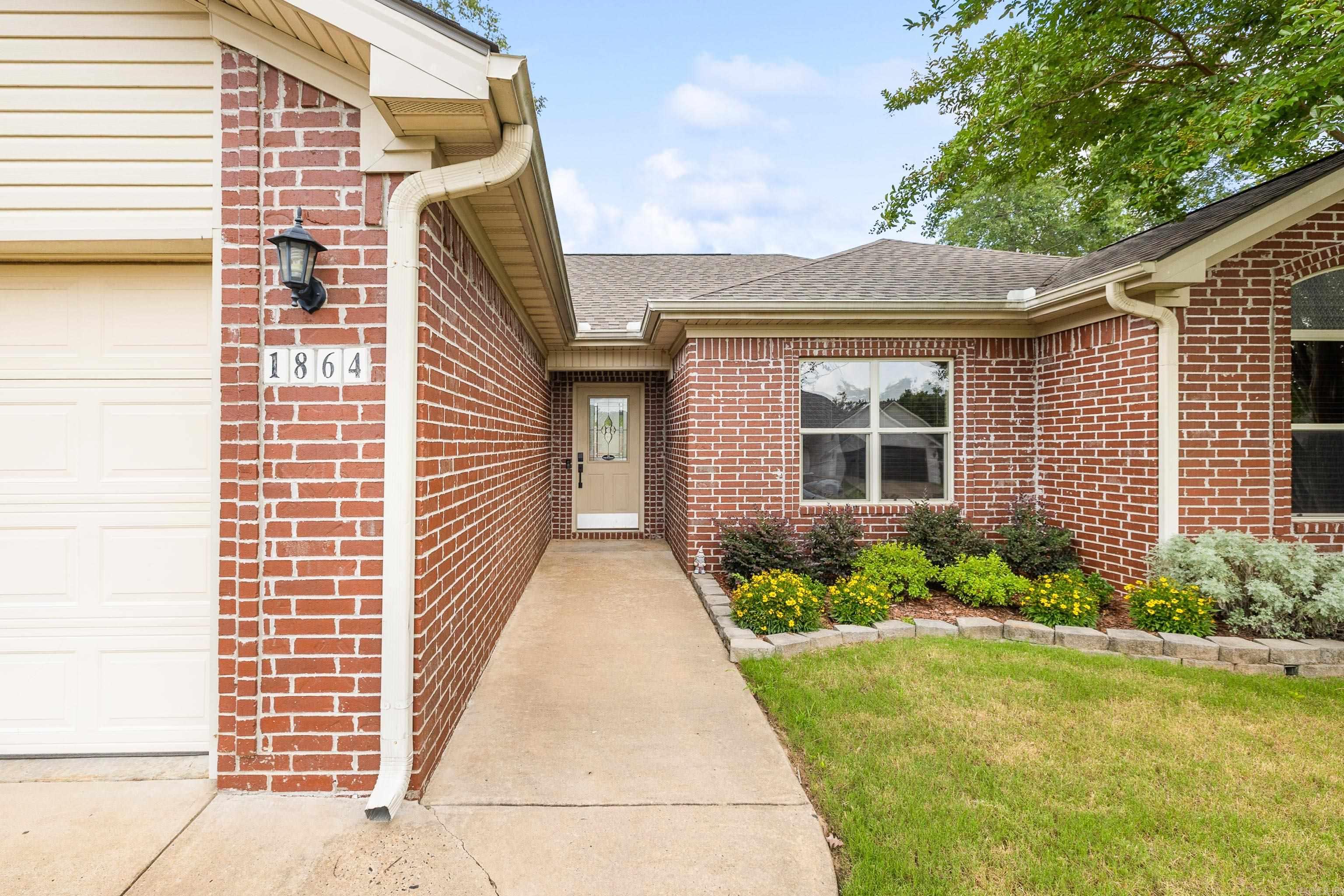 1864 Falcon Way Benton, AR 72015