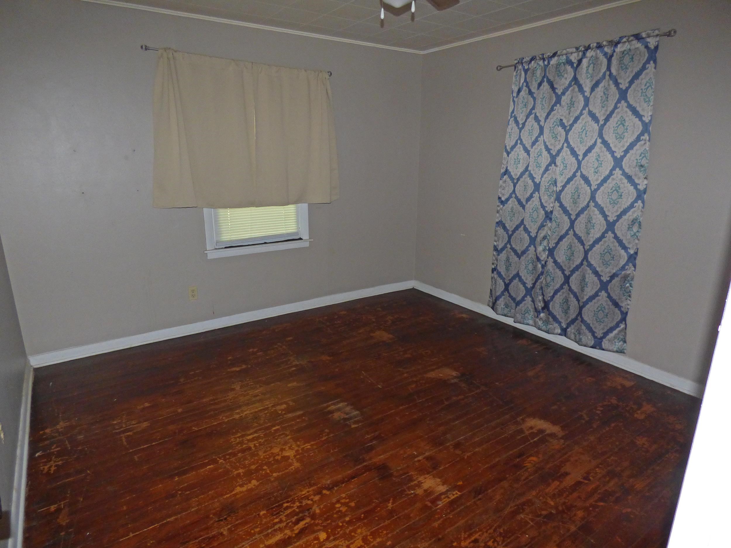 110 E First  Hardy, AR