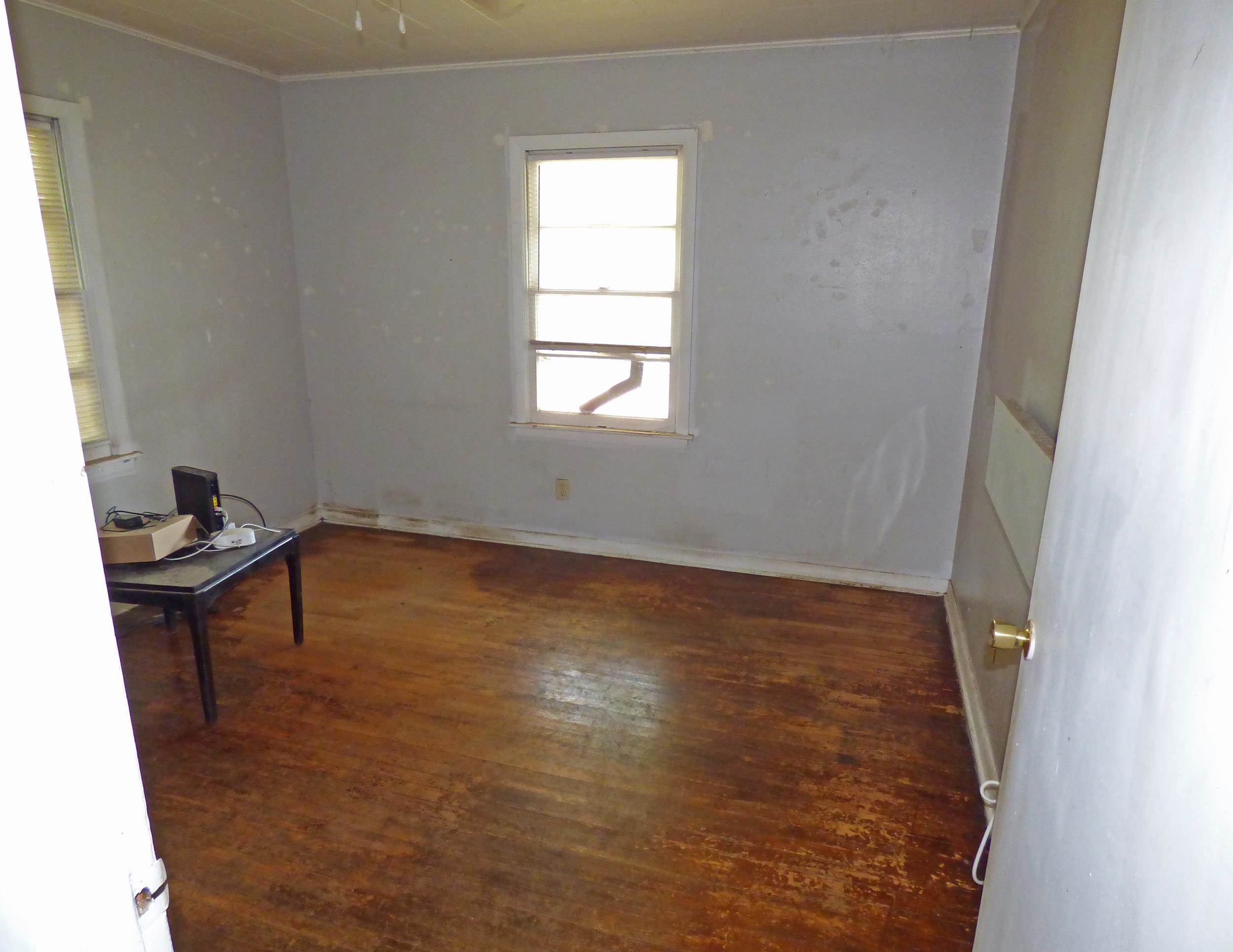 110 E First  Hardy, AR
