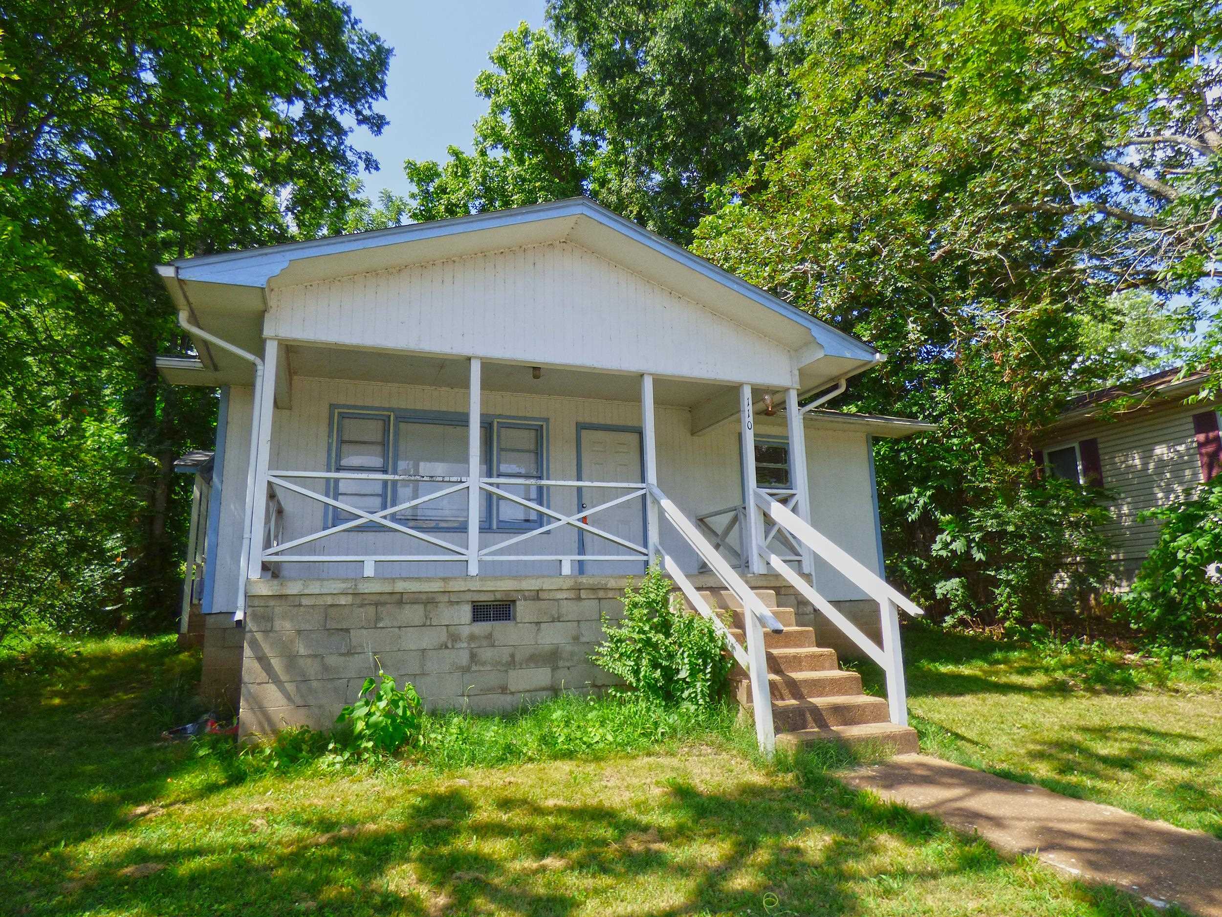 110 E First  Hardy, AR
