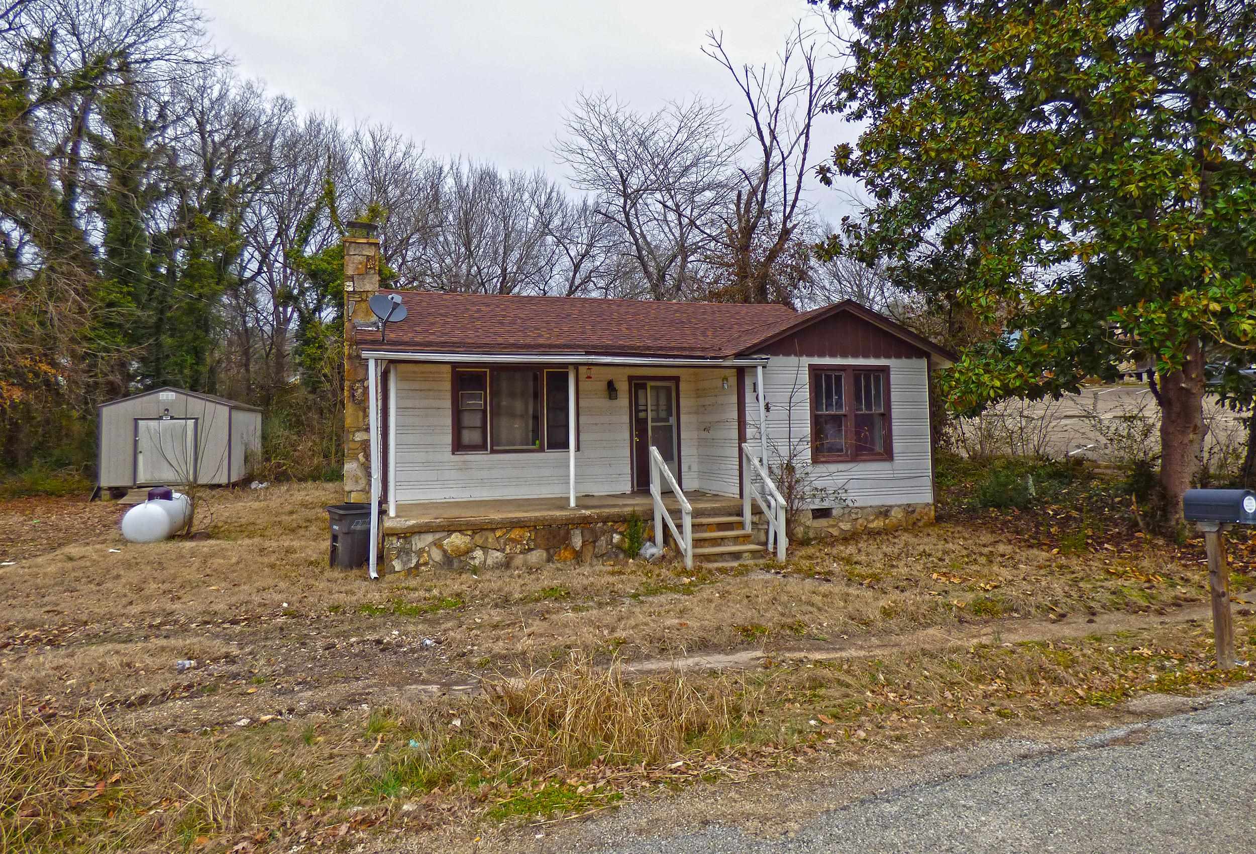 104 W First  Hardy, AR