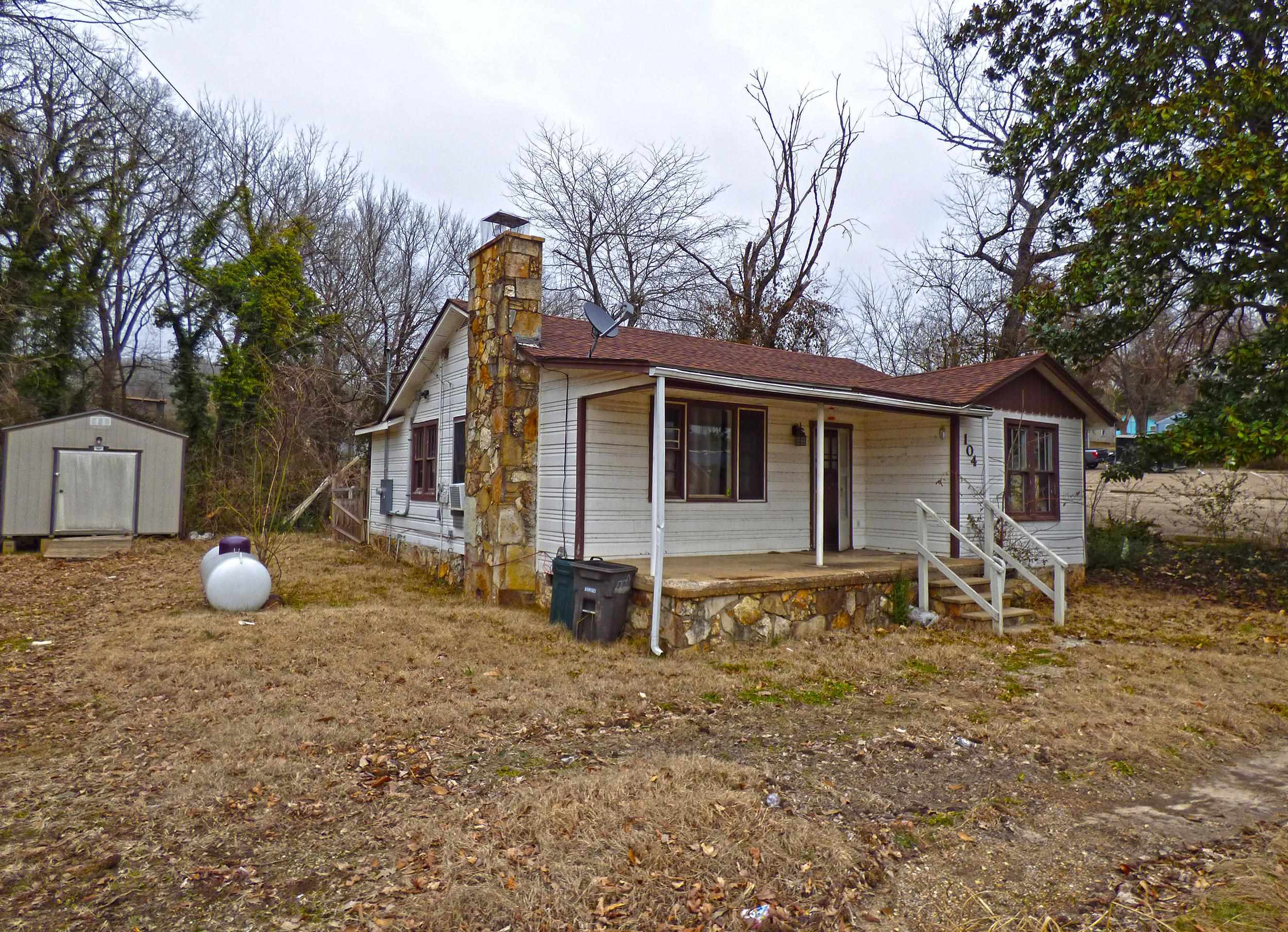 104 W First  Hardy, AR