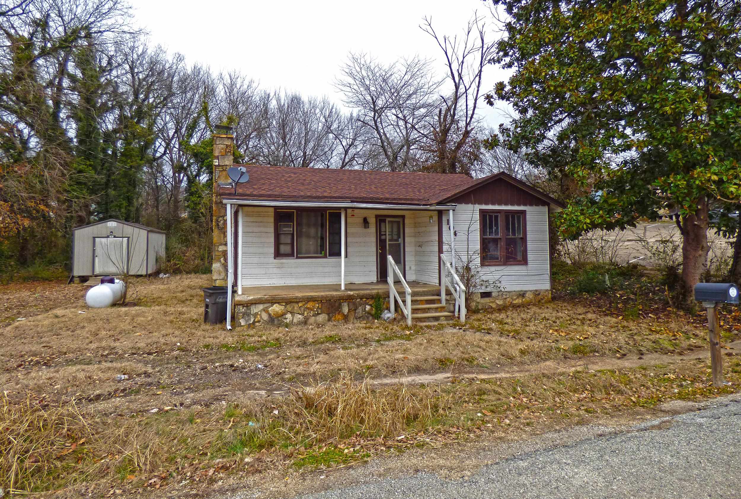 104 W First  Hardy, AR