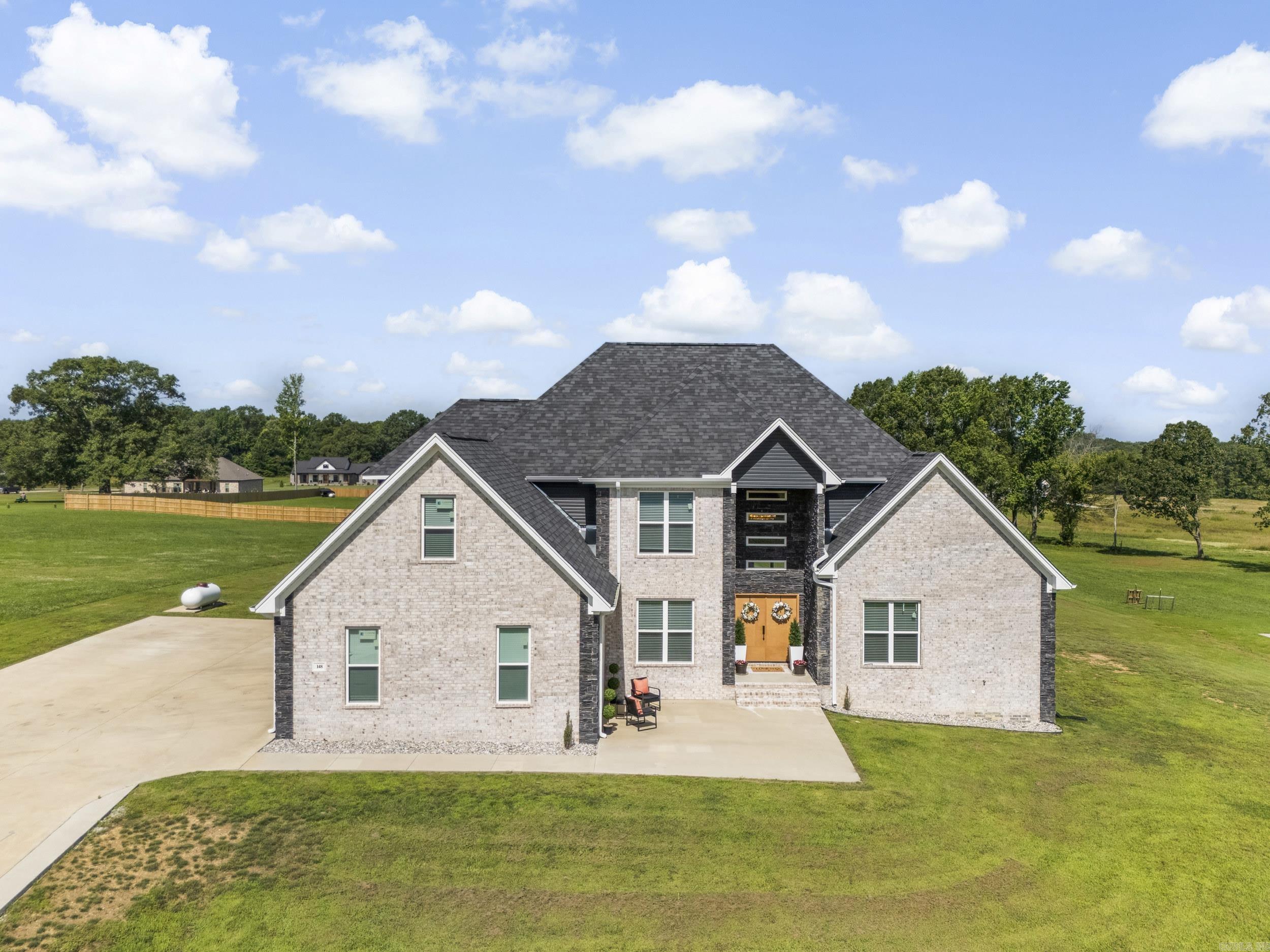 148 Irene  Greenbrier, AR
