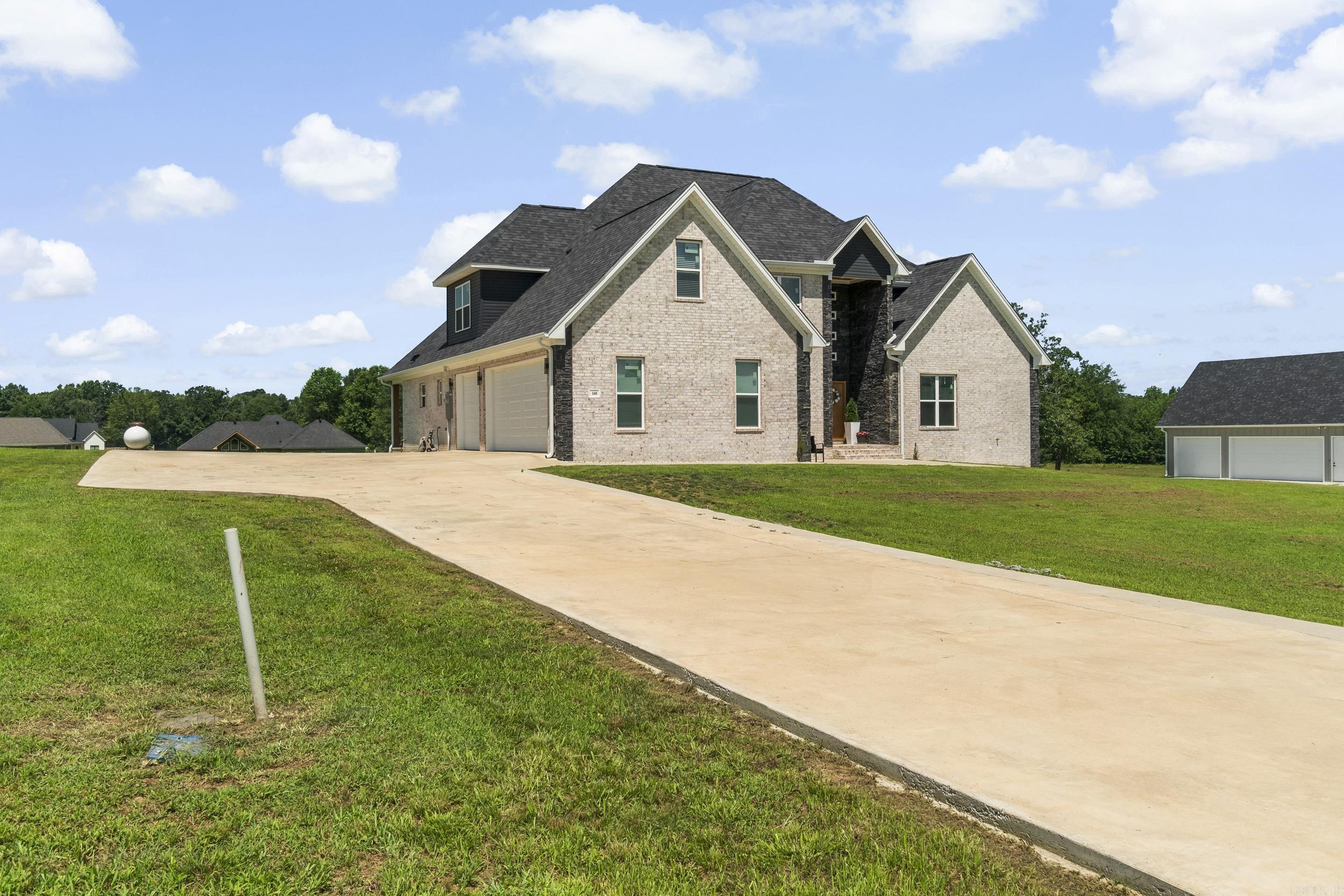 148 Irene  Greenbrier, AR