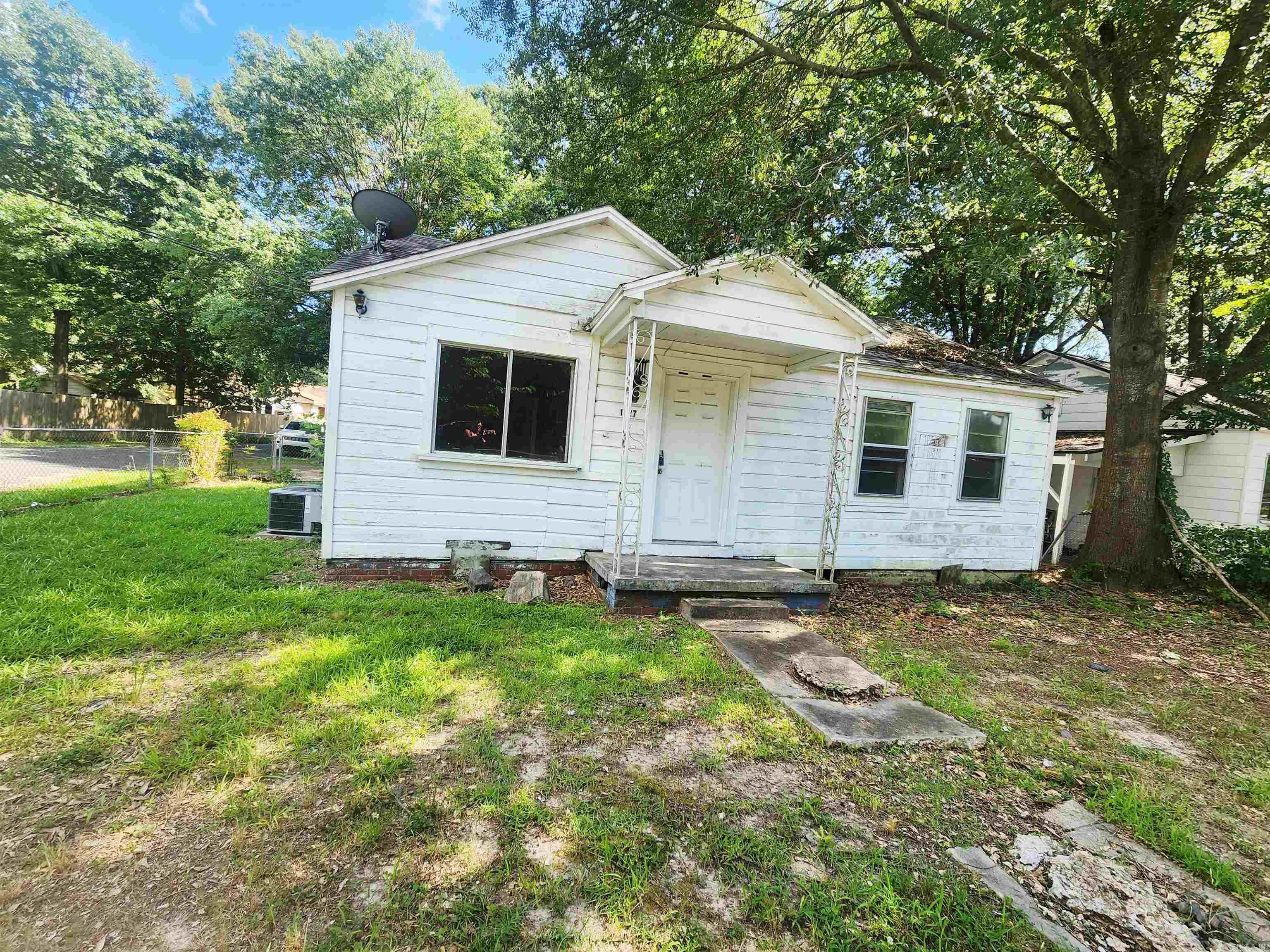 1327 E Sullenberger  Malvern, AR