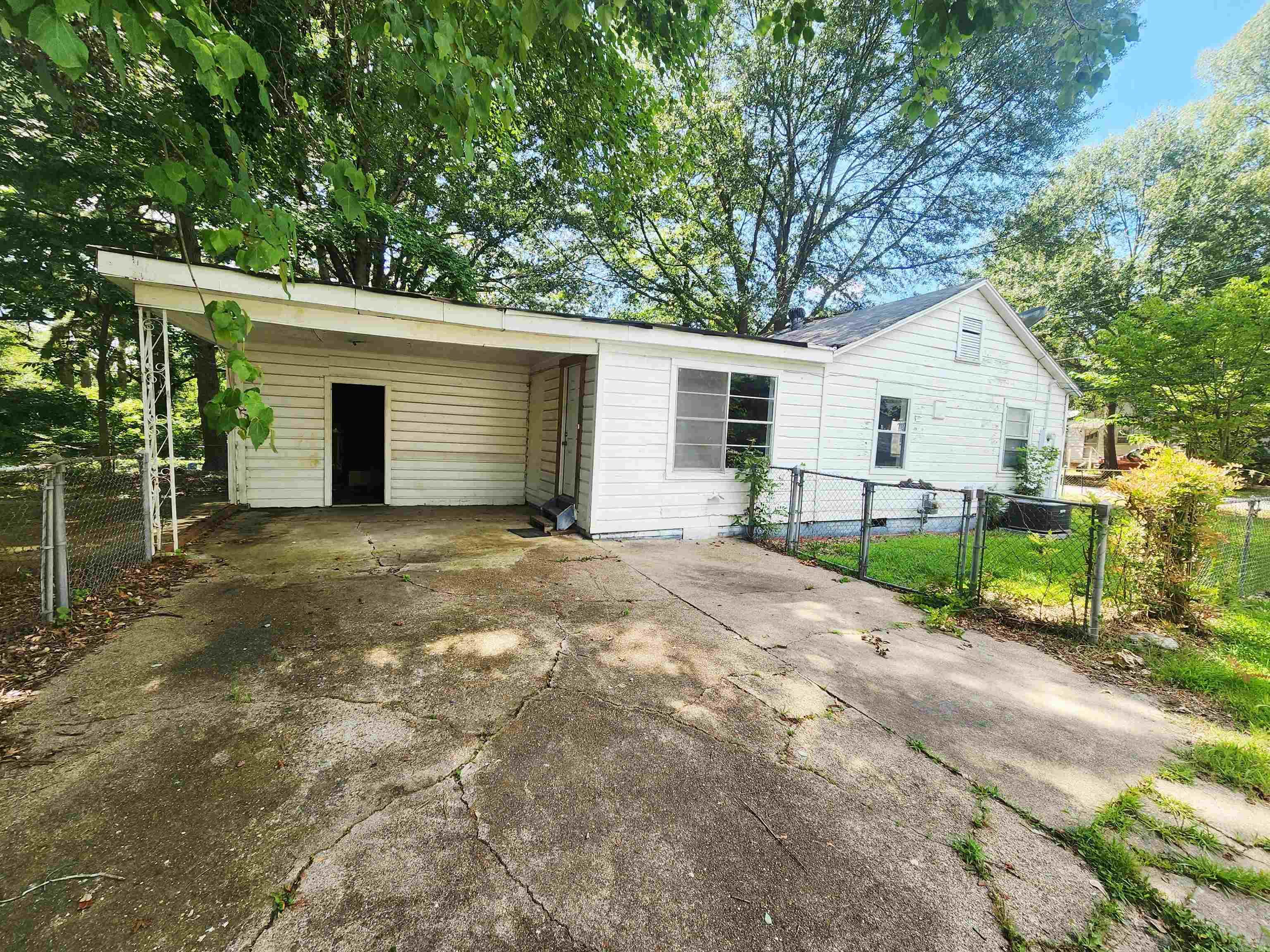 1327 E Sullenberger  Malvern, AR