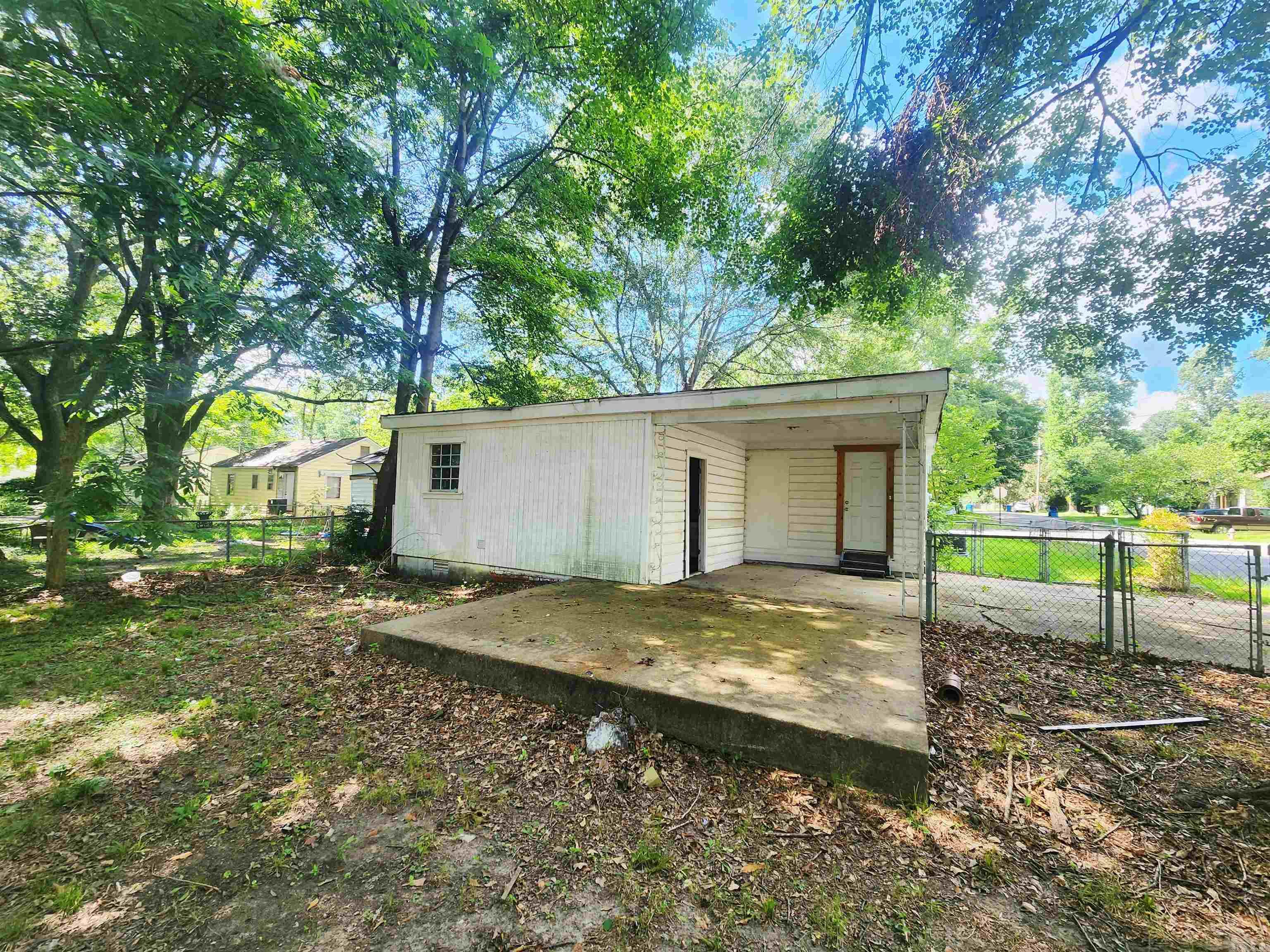 1327 E Sullenberger  Malvern, AR