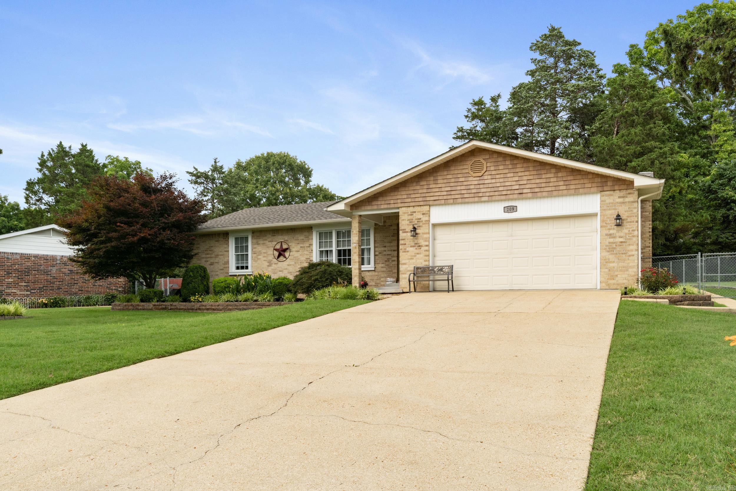 209 S Kingswood Drive  Mountain Home, AR
