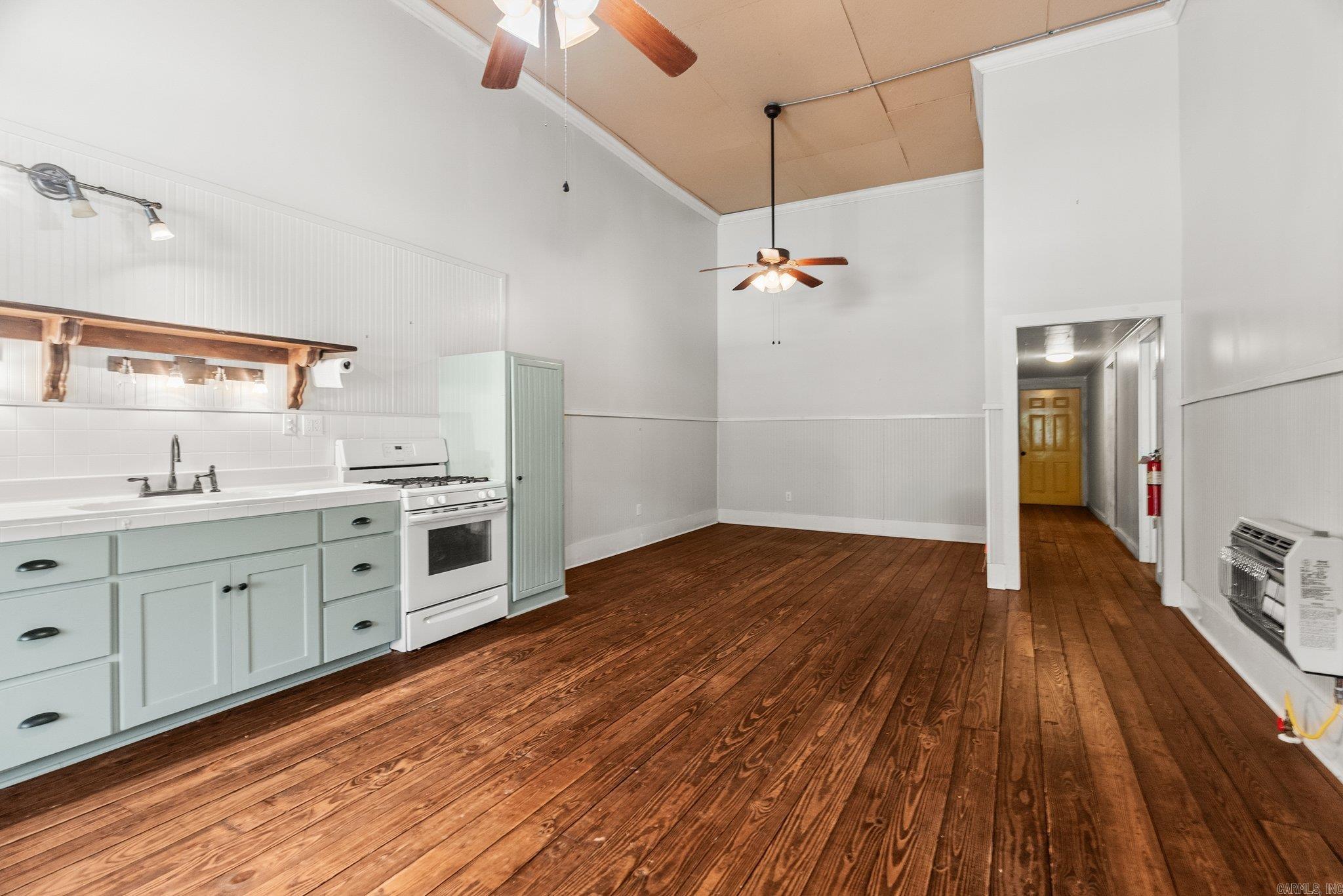 414 Main Street  Leslie, AR