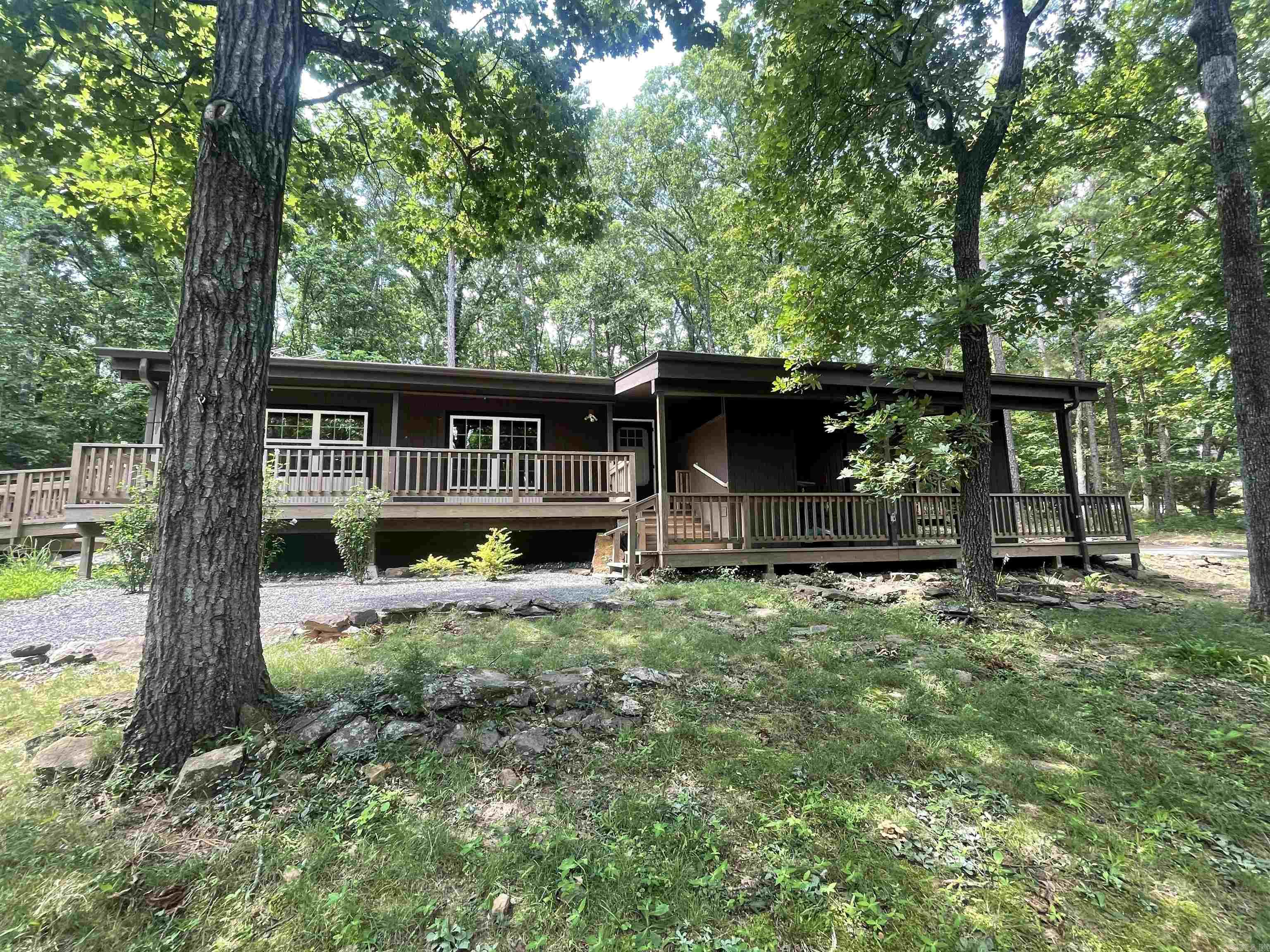 106 Oak Park Lane  Fairfield Bay, AR