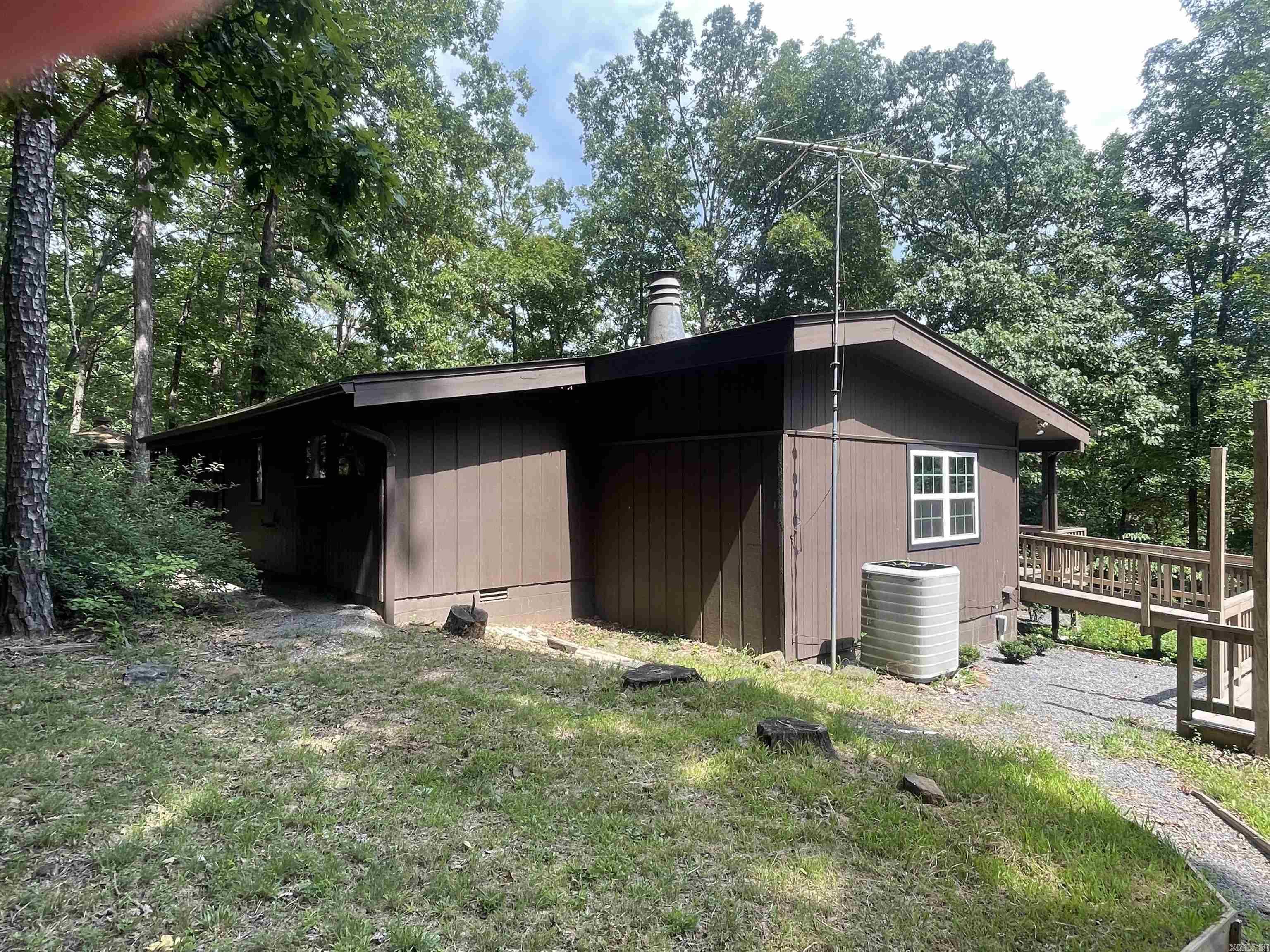 106 Oak Park Lane  Fairfield Bay, AR