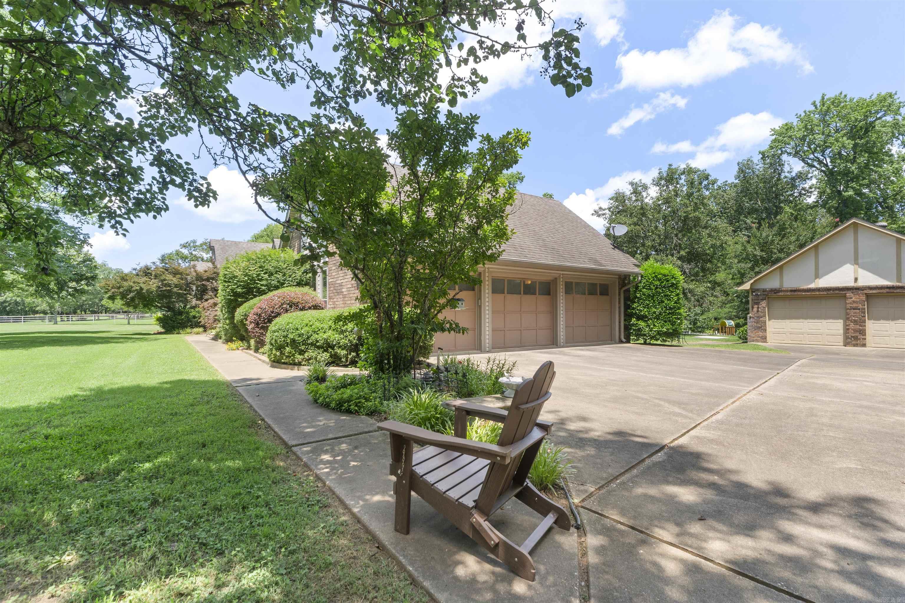 840 River  Benton, AR