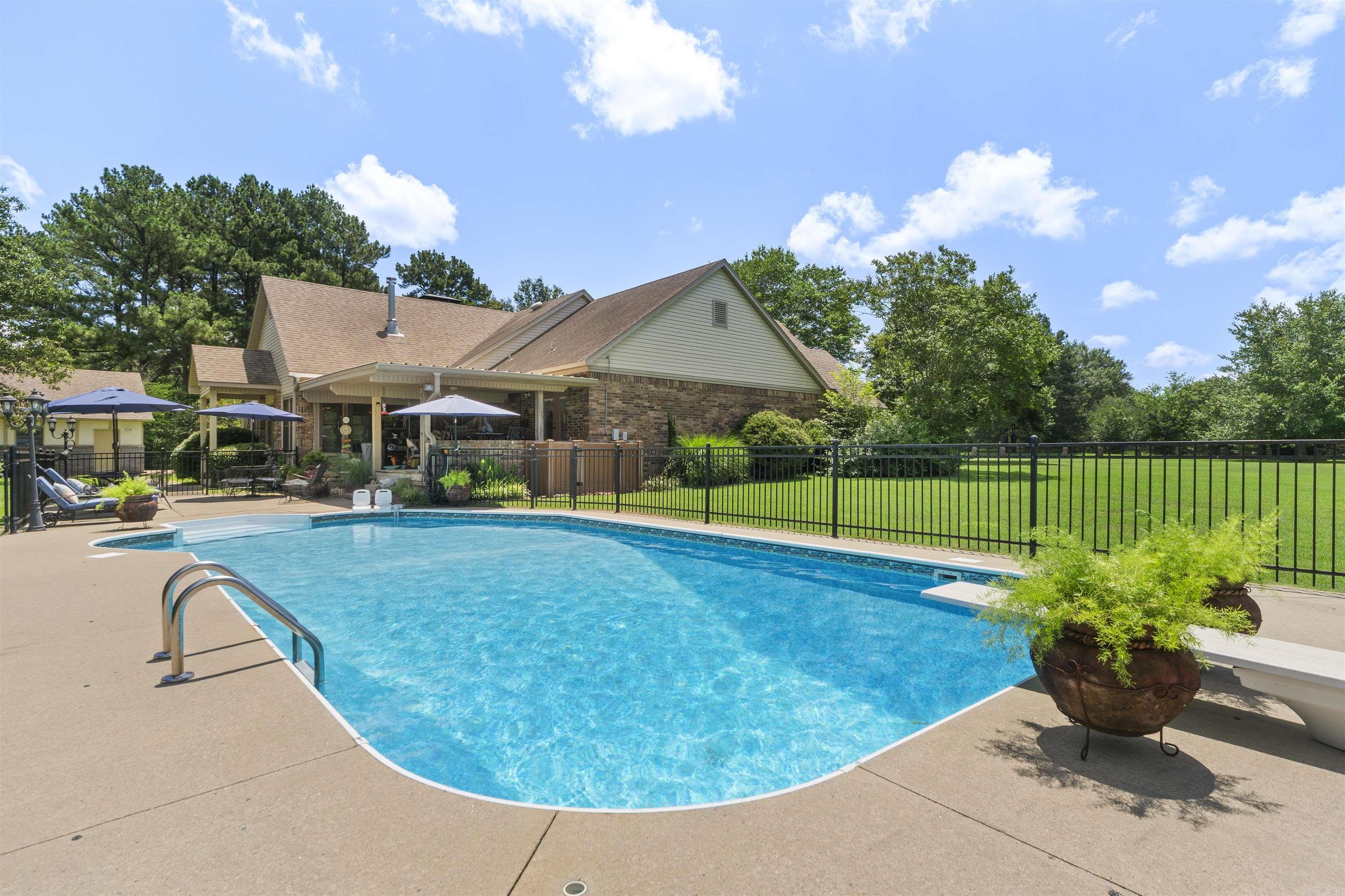 840 River  Benton, AR