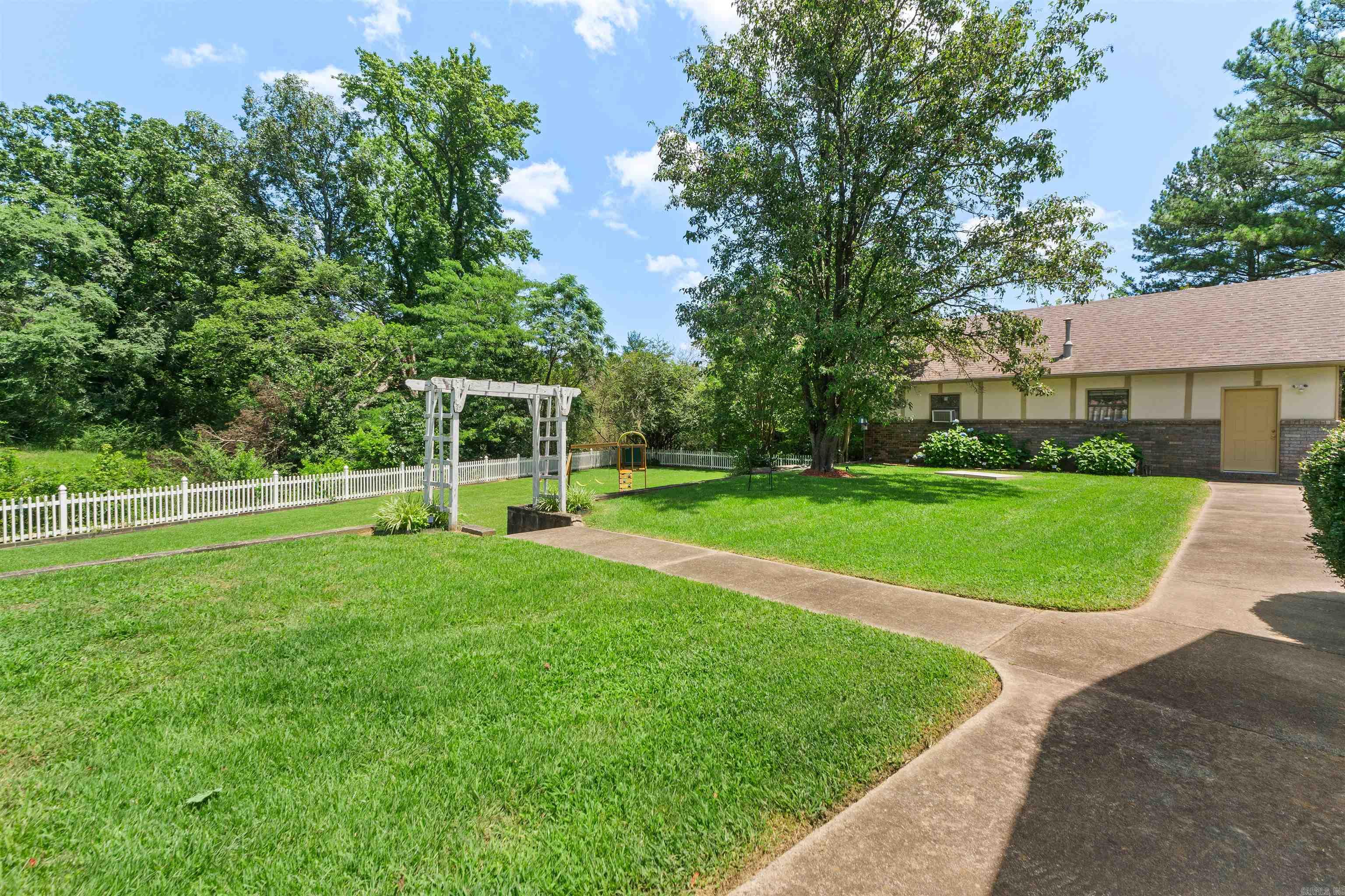 840 River  Benton, AR