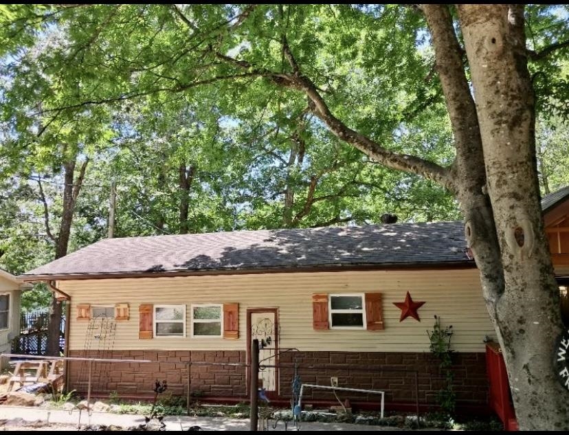 43 E Lakeshore  Highland, AR