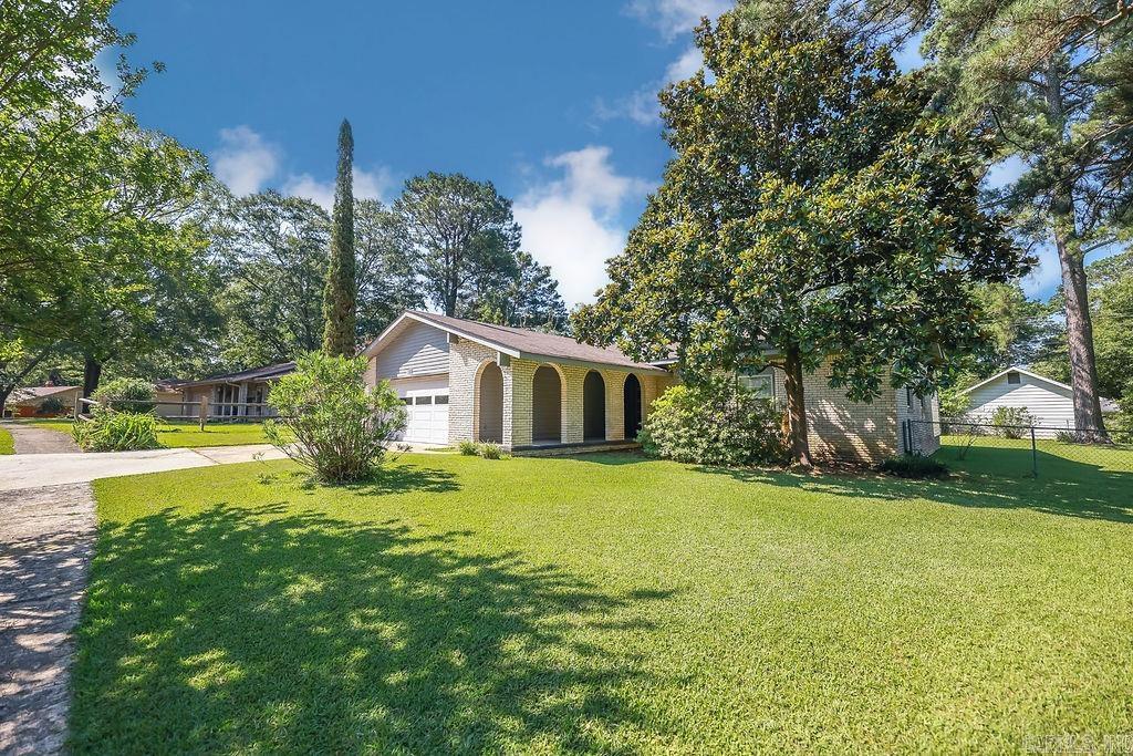 411 Robin Rd  El Dorado, AR