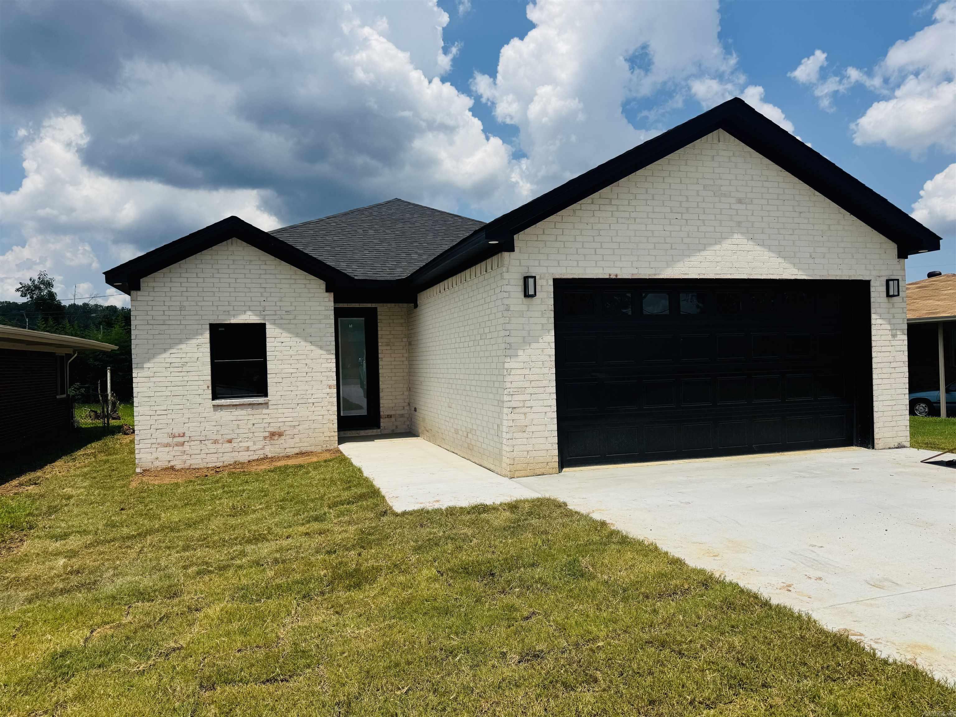 207 W military  North Little Rock, AR