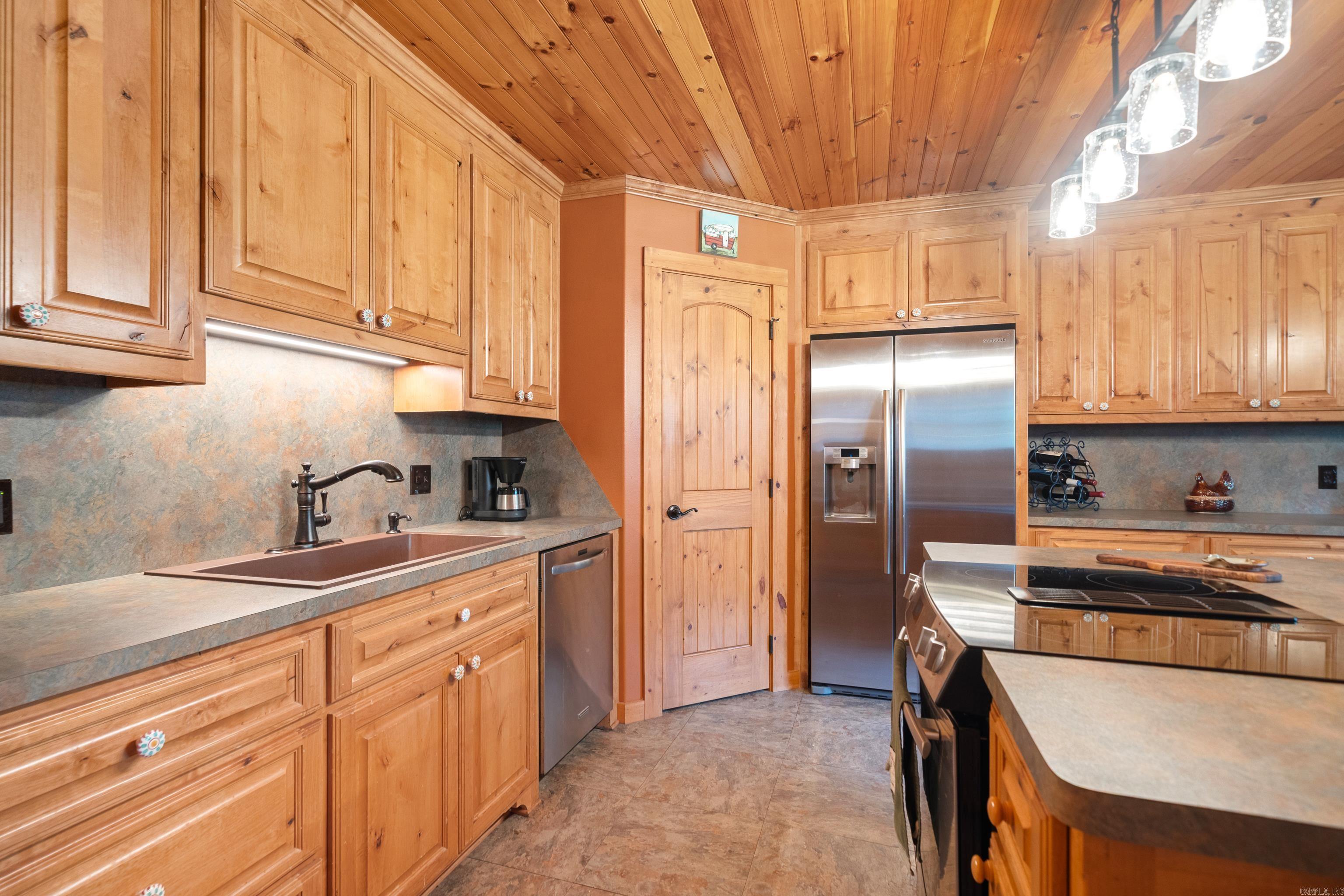 125 Luek Ln  Hot Springs, AR