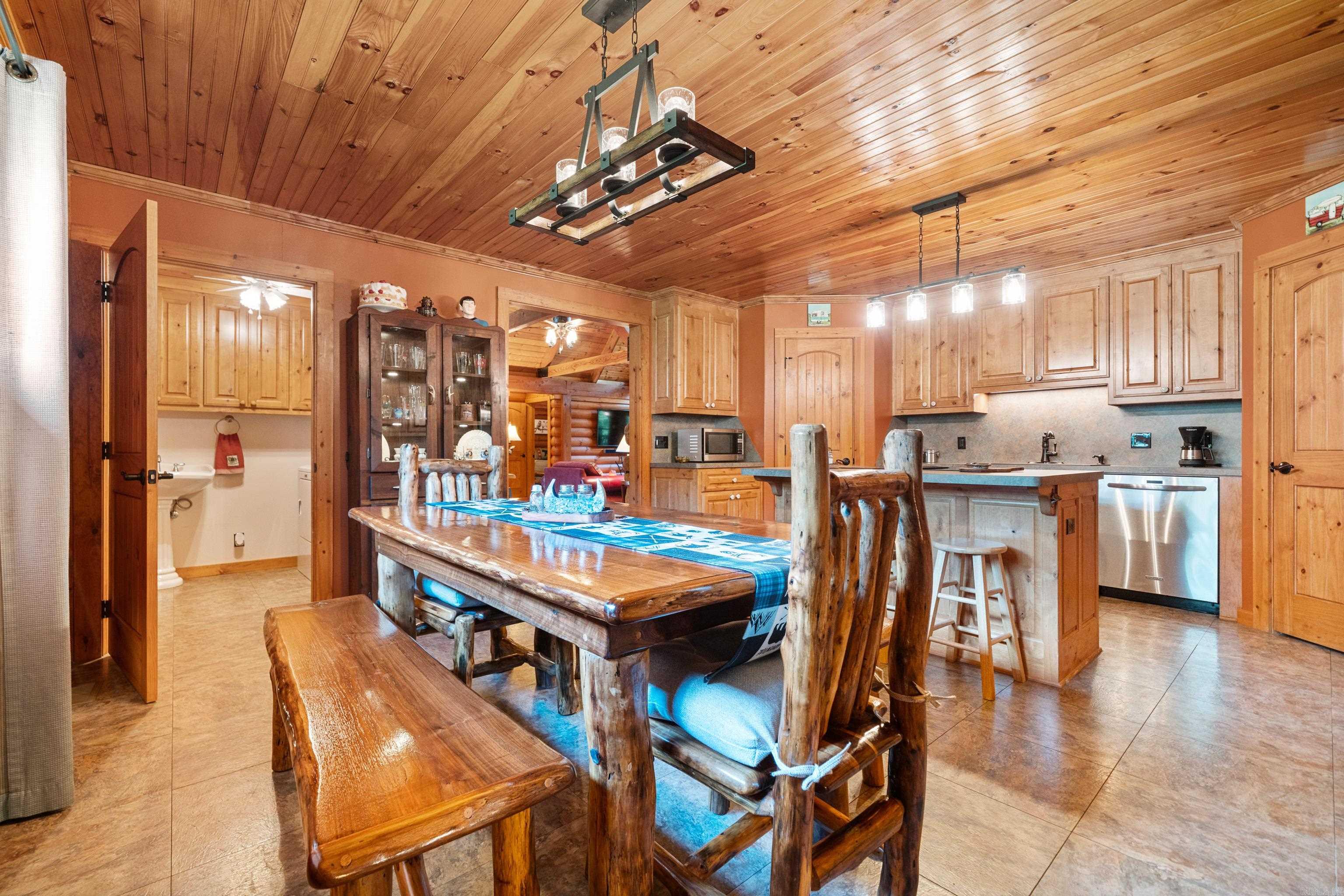 125 Luek Ln  Hot Springs, AR