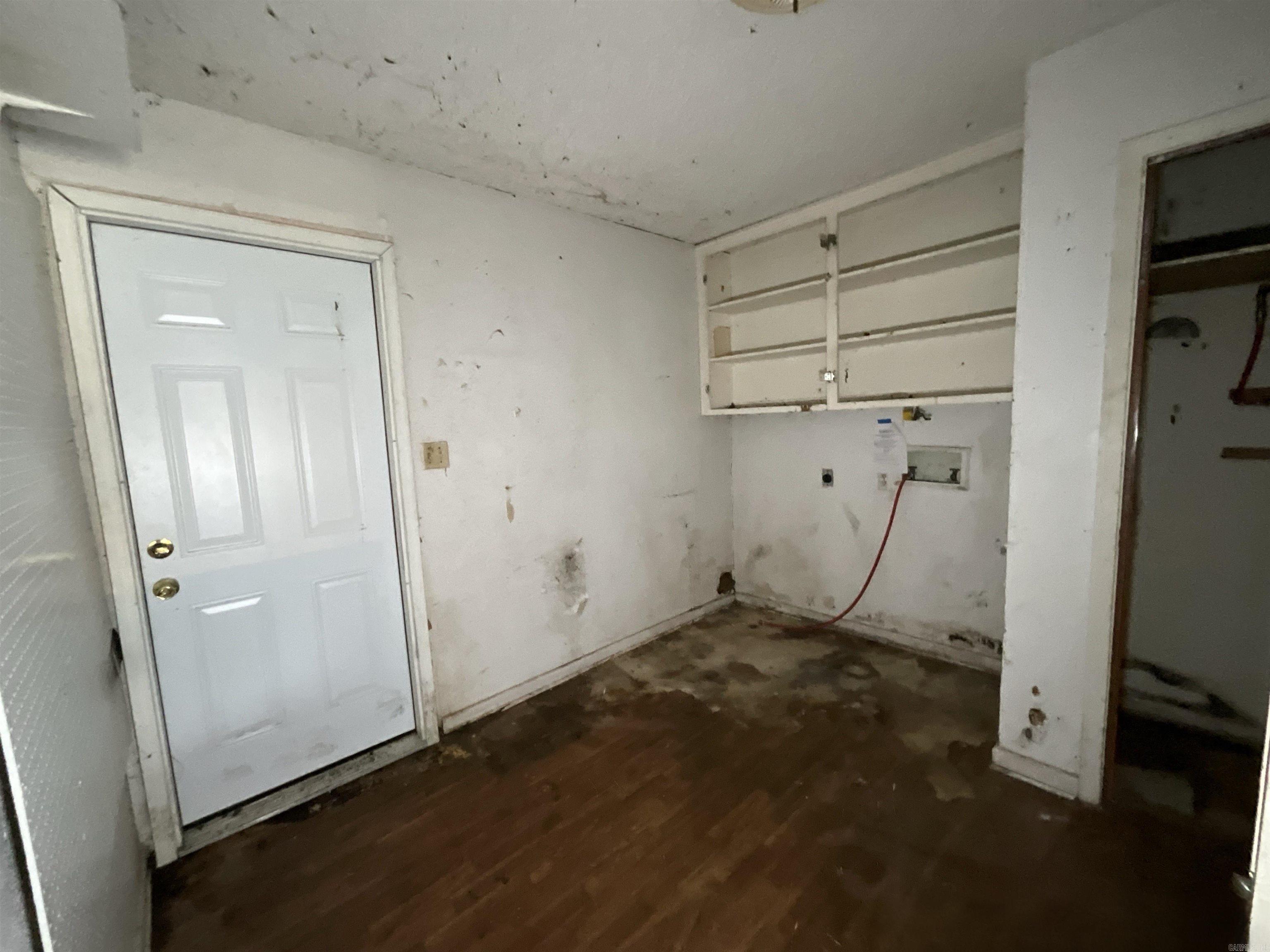 202 Quail St  Hooks, TX