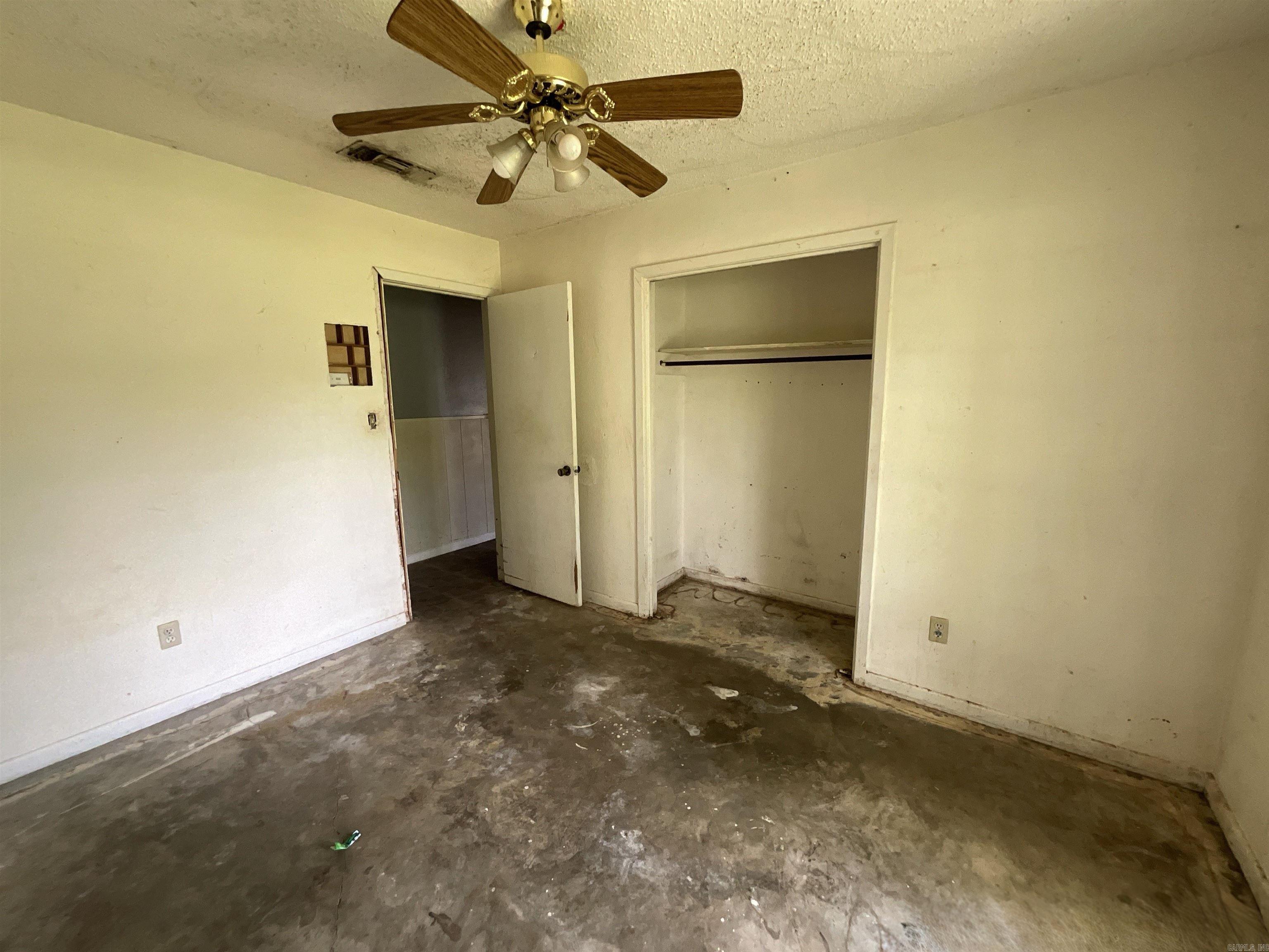 202 Quail St  Hooks, TX