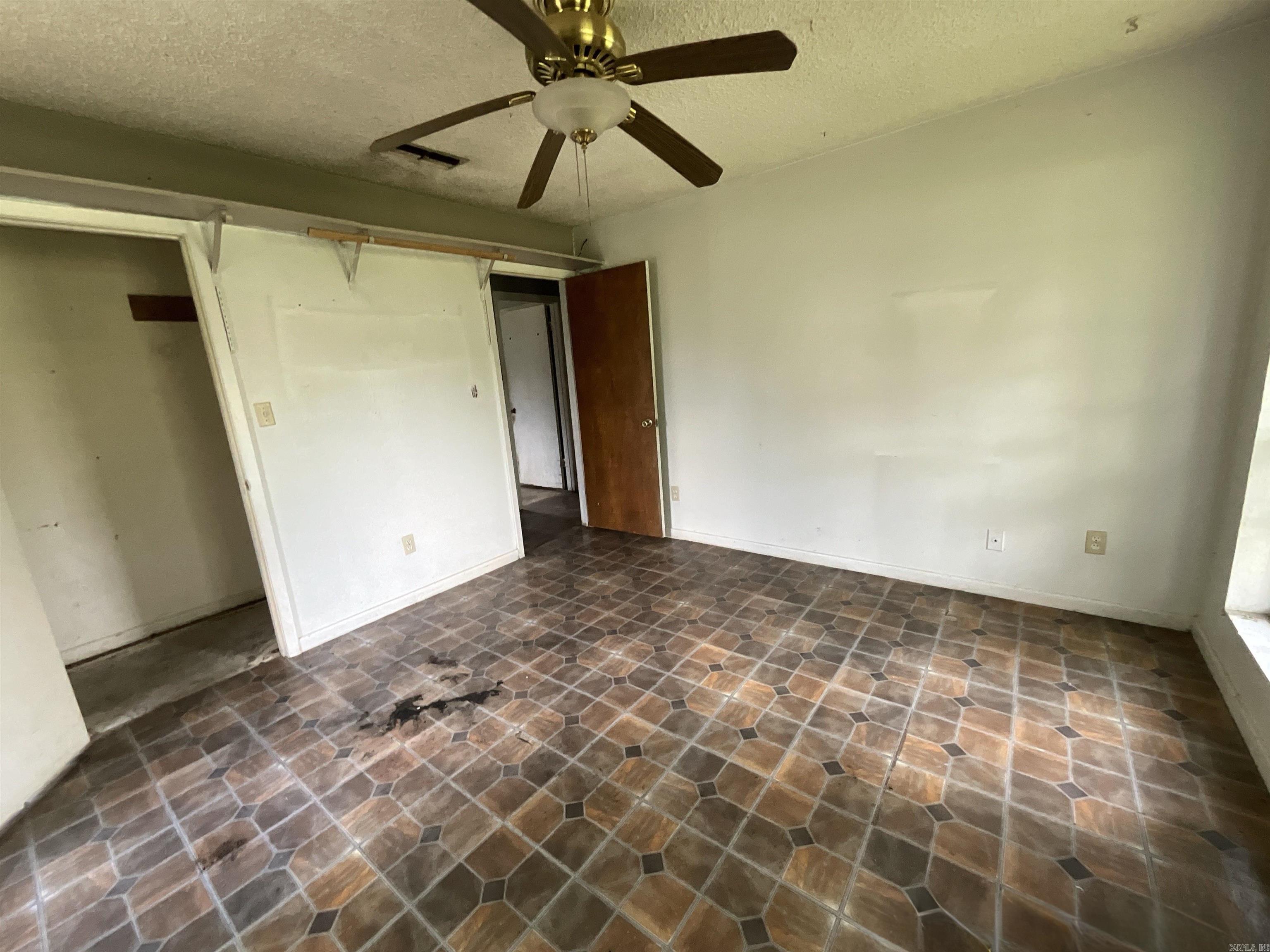 202 Quail St  Hooks, TX
