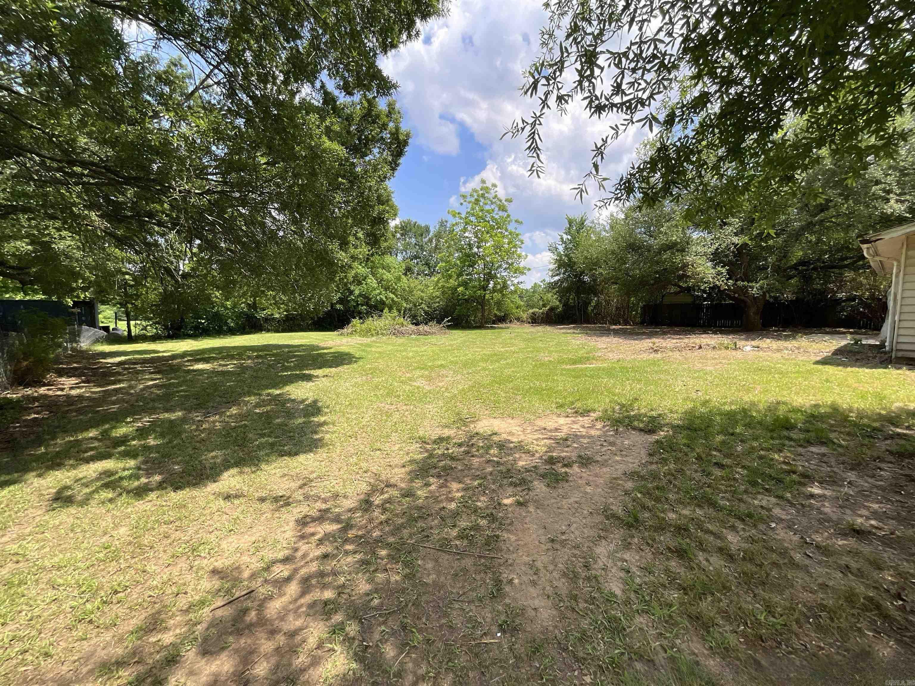 202 Quail St  Hooks, TX