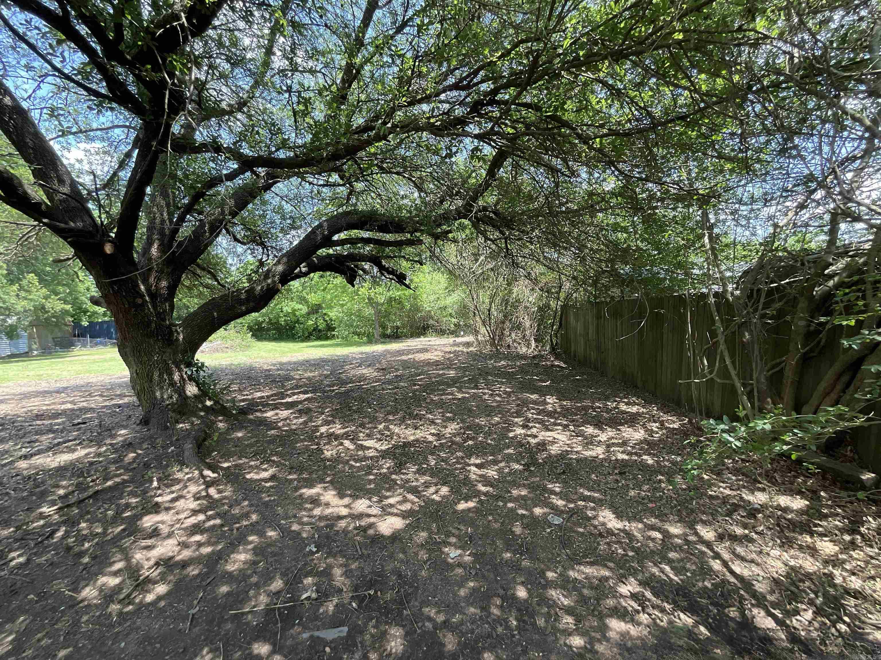 202 Quail St  Hooks, TX